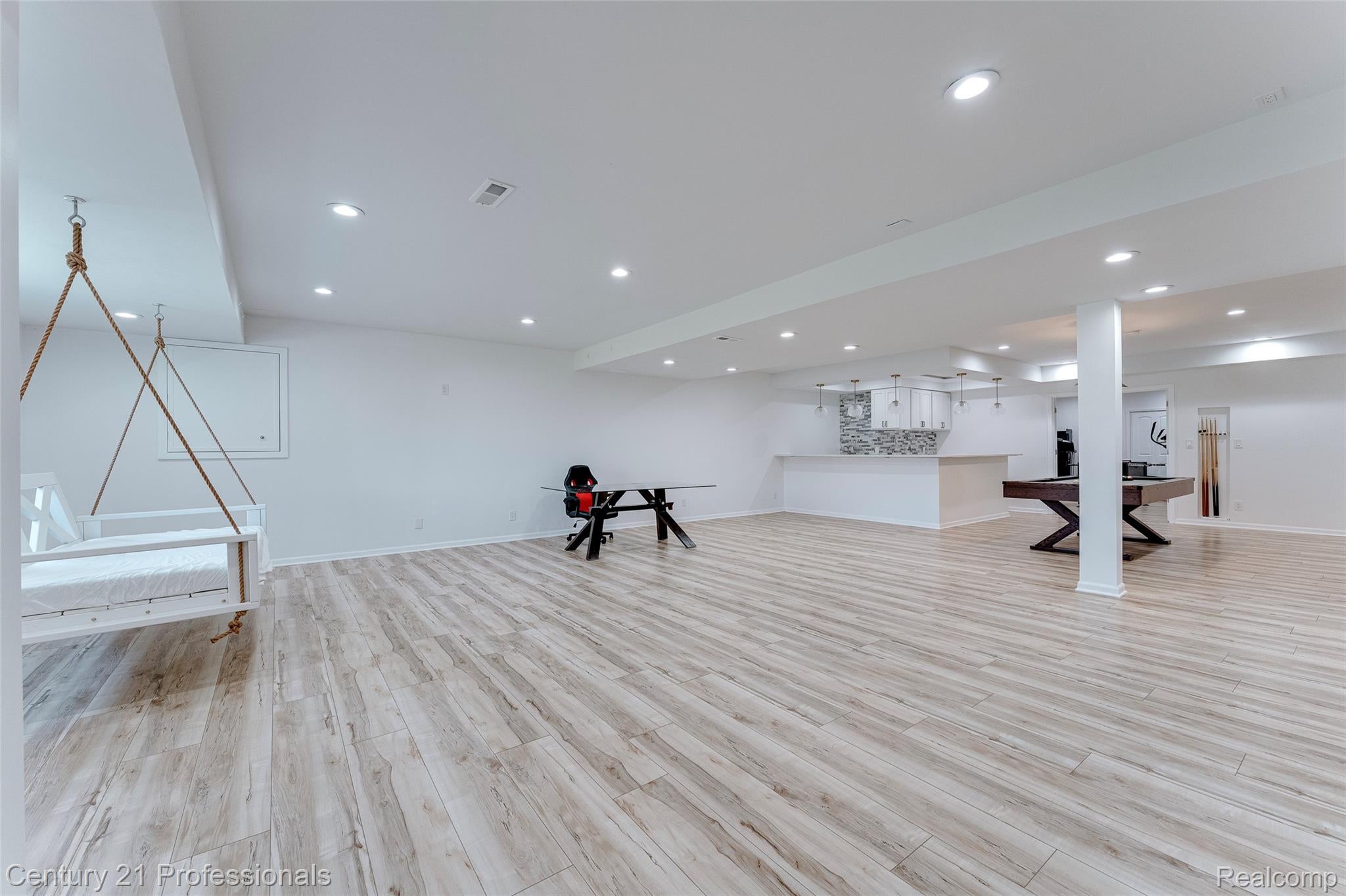 Canton, Michigan, 48187, United States, 5 Bedrooms Bedrooms, ,6 BathroomsBathrooms,Residential,For Sale,1908049