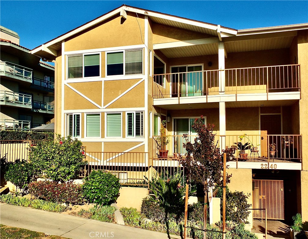 Signal Hill, California, 90755, United States, 2 Bedrooms Bedrooms, ,1 BathroomBathrooms,Residential,For Sale,1970804