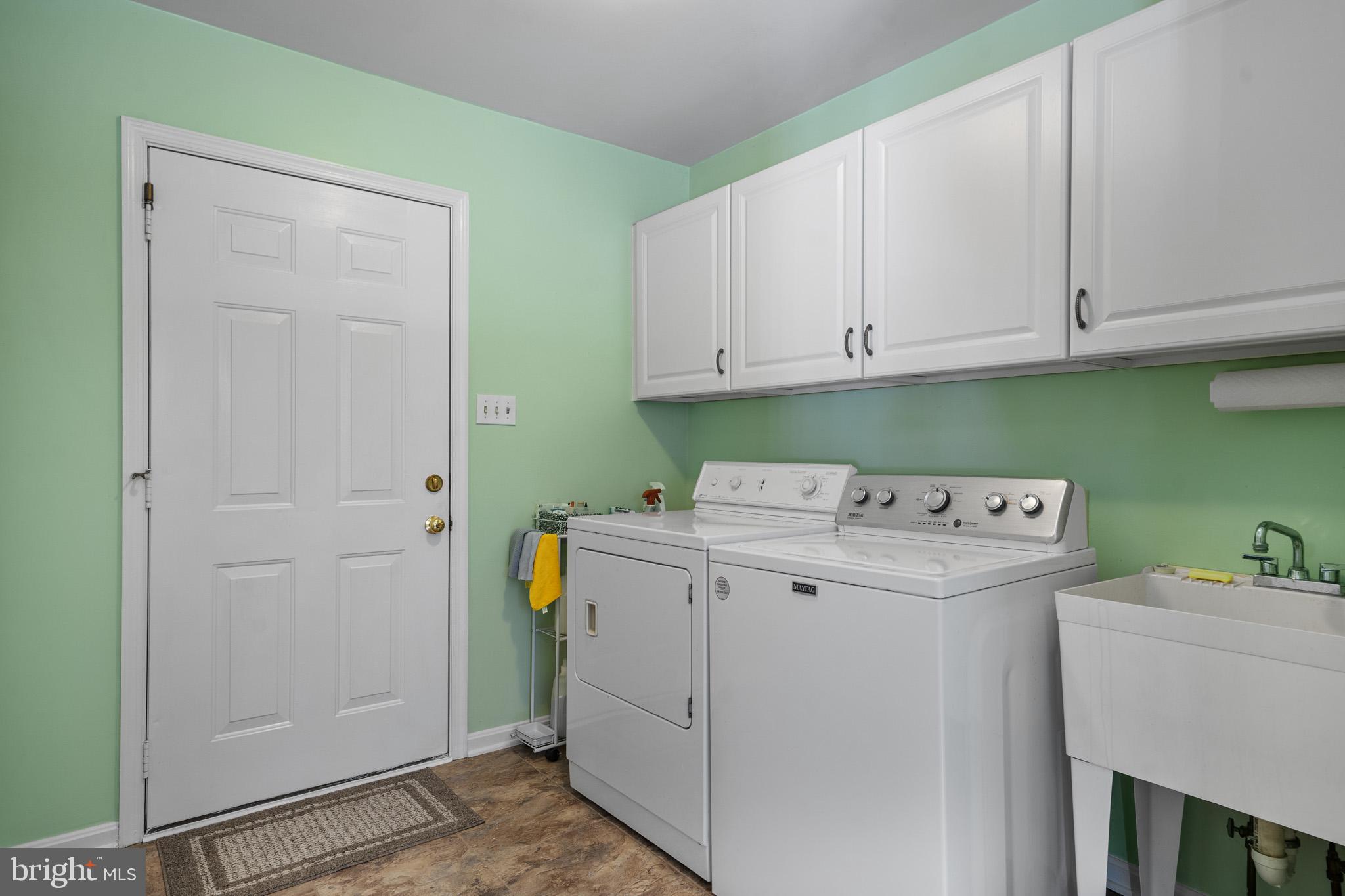 La Plata, Maryland, 20646, United States, 5 Bedrooms Bedrooms, ,3 BathroomsBathrooms,Residential,For Sale,1922915