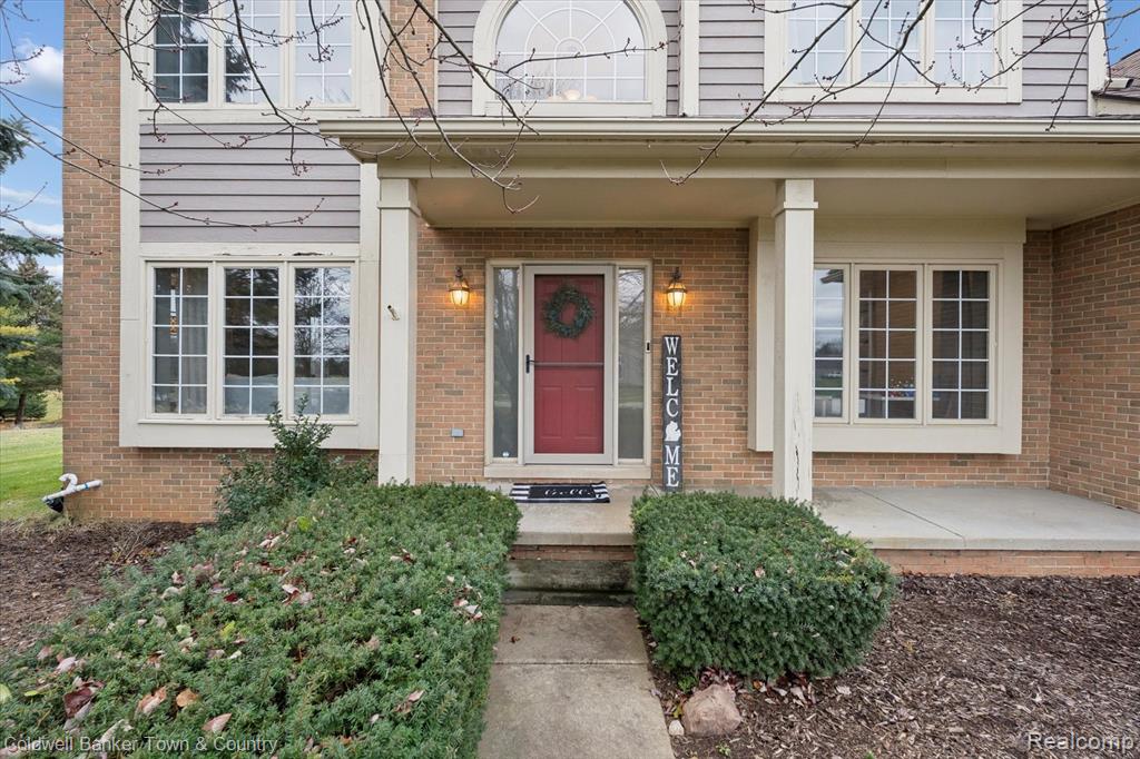 Highland, Michigan, 48357, United States, 4 Bedrooms Bedrooms, ,4 BathroomsBathrooms,Residential,For Sale,2003066