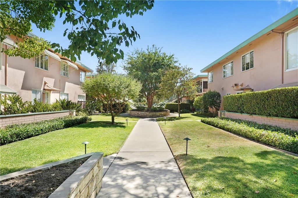 Pasadena, California, 91106, United States, 1 Bedroom Bedrooms, ,1 BathroomBathrooms,Residential,For Sale,1942296