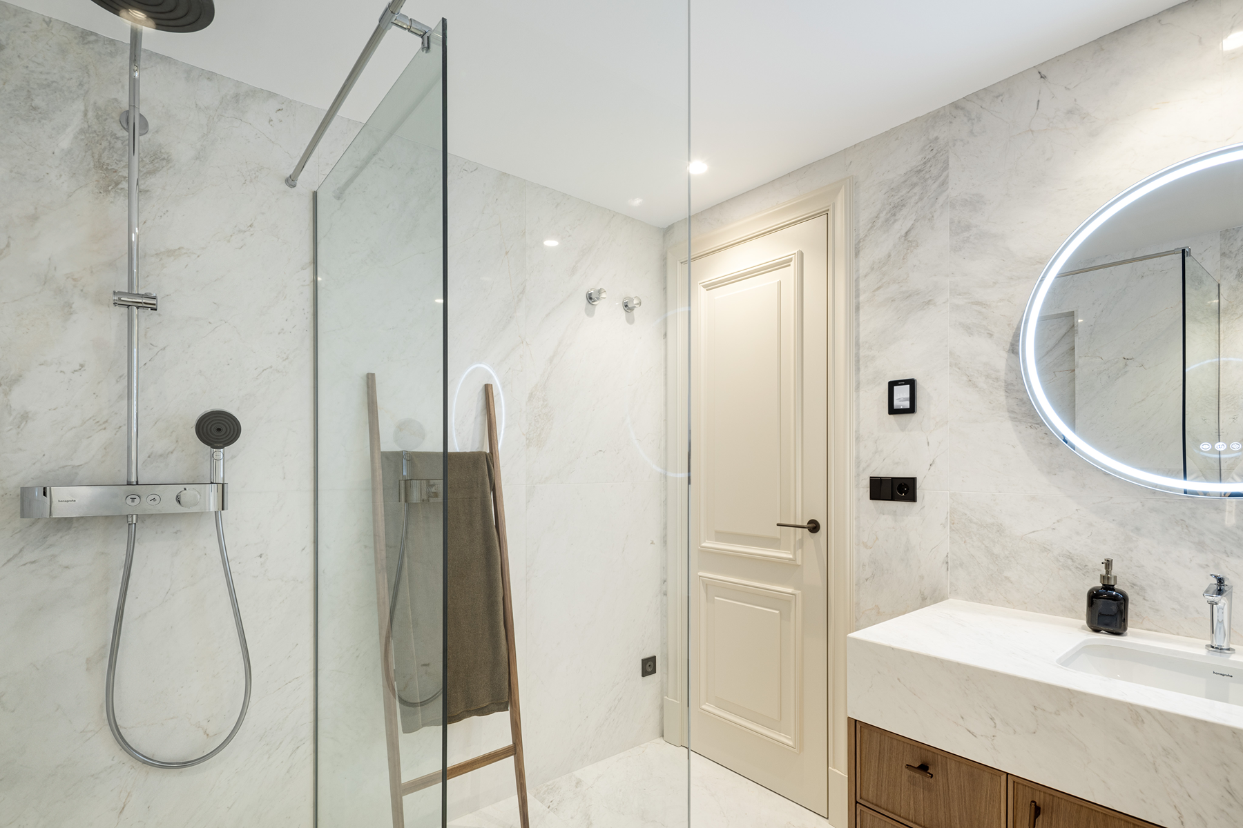  Renovated villa with refined interiors and exceptional outdoor living - 物件實景
