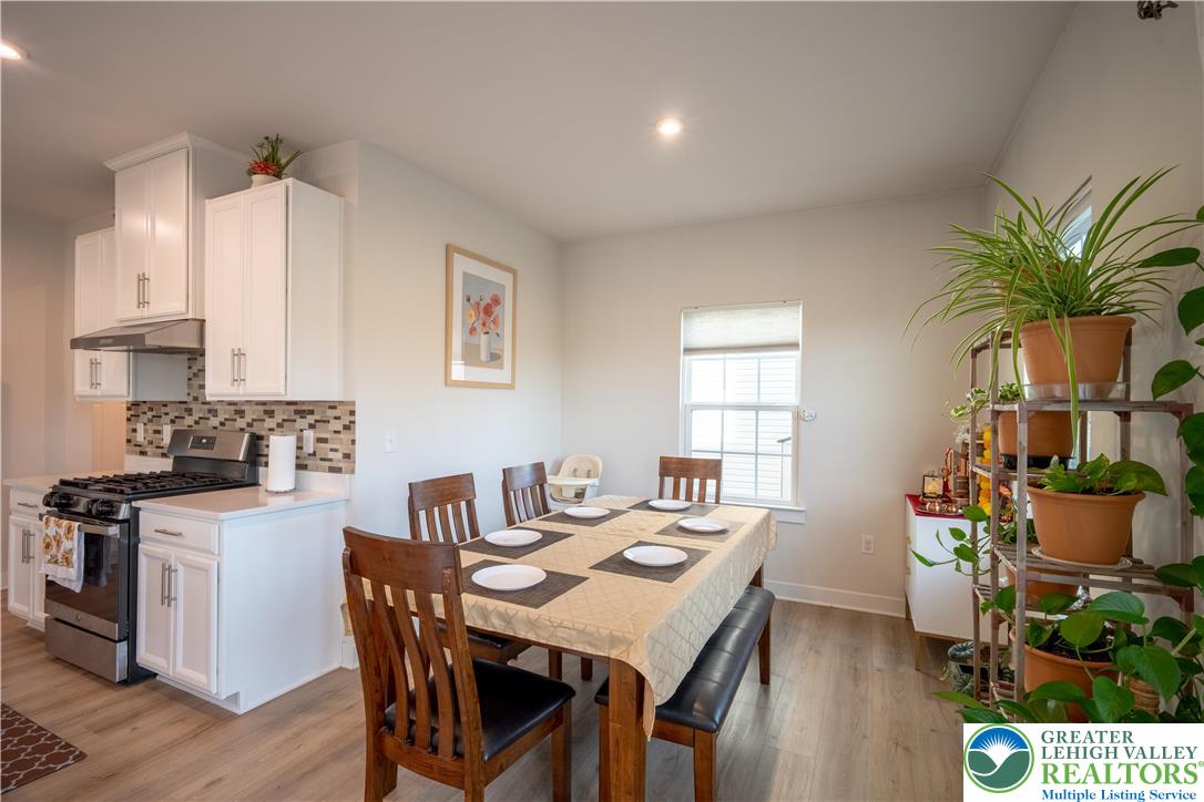 North Catasauqua Bor, Pennsylvania, 18032, United States, 4 Bedrooms Bedrooms, ,4 BathroomsBathrooms,Residential,For Sale,2001673