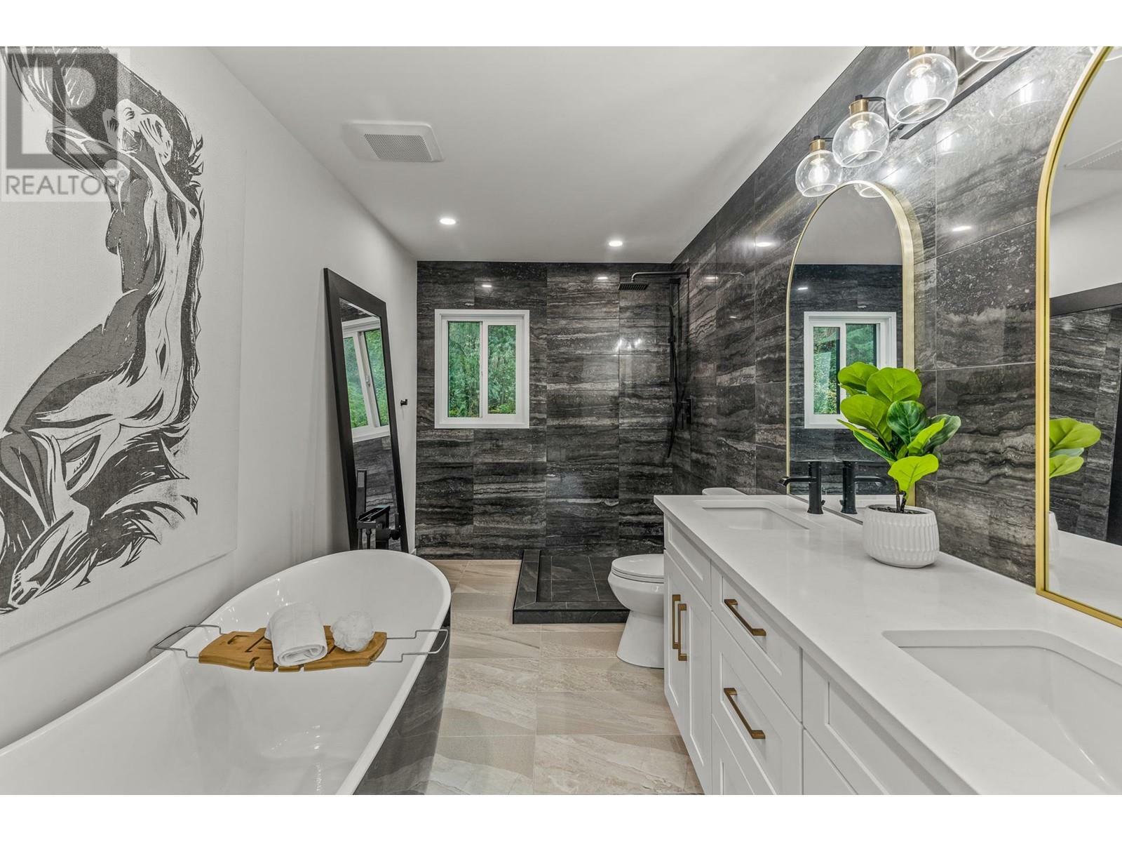LAKE COUNTRY, British Columbia, V4V 2G9, CA, 5 Bedrooms Bedrooms, ,3 BathroomsBathrooms,Residential,For Sale,1837483
