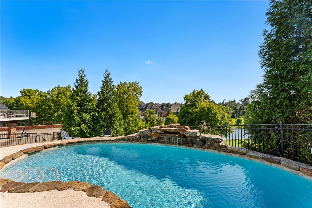 Rogers, Arkansas, 72758, United States, 4 Bedrooms Bedrooms, ,4 BathroomsBathrooms,Residential,For Sale,1941021