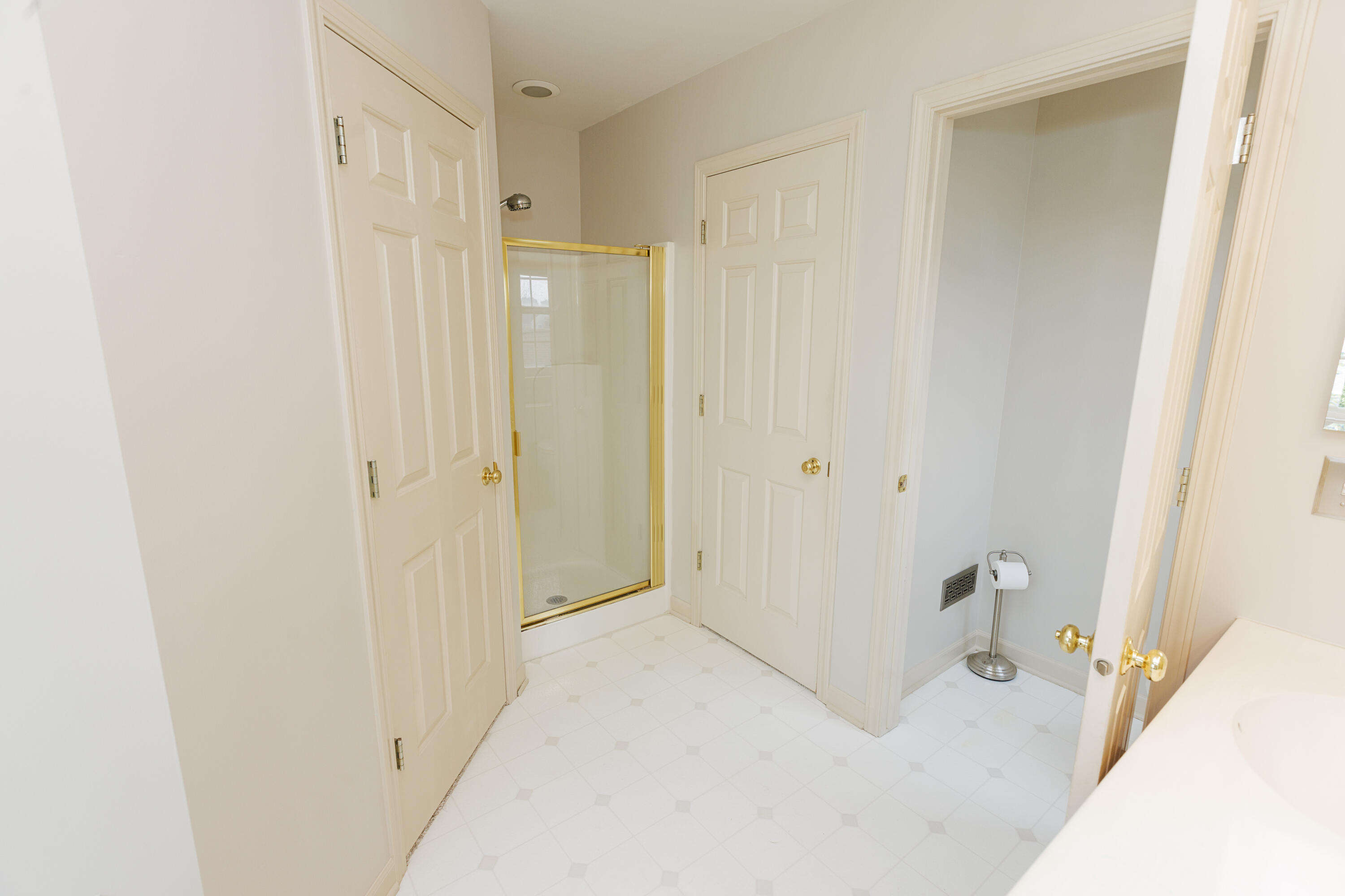 Franklin, Wisconsin, 53132, United States, 4 Bedrooms Bedrooms, ,4 BathroomsBathrooms,Residential,For Sale,1924268