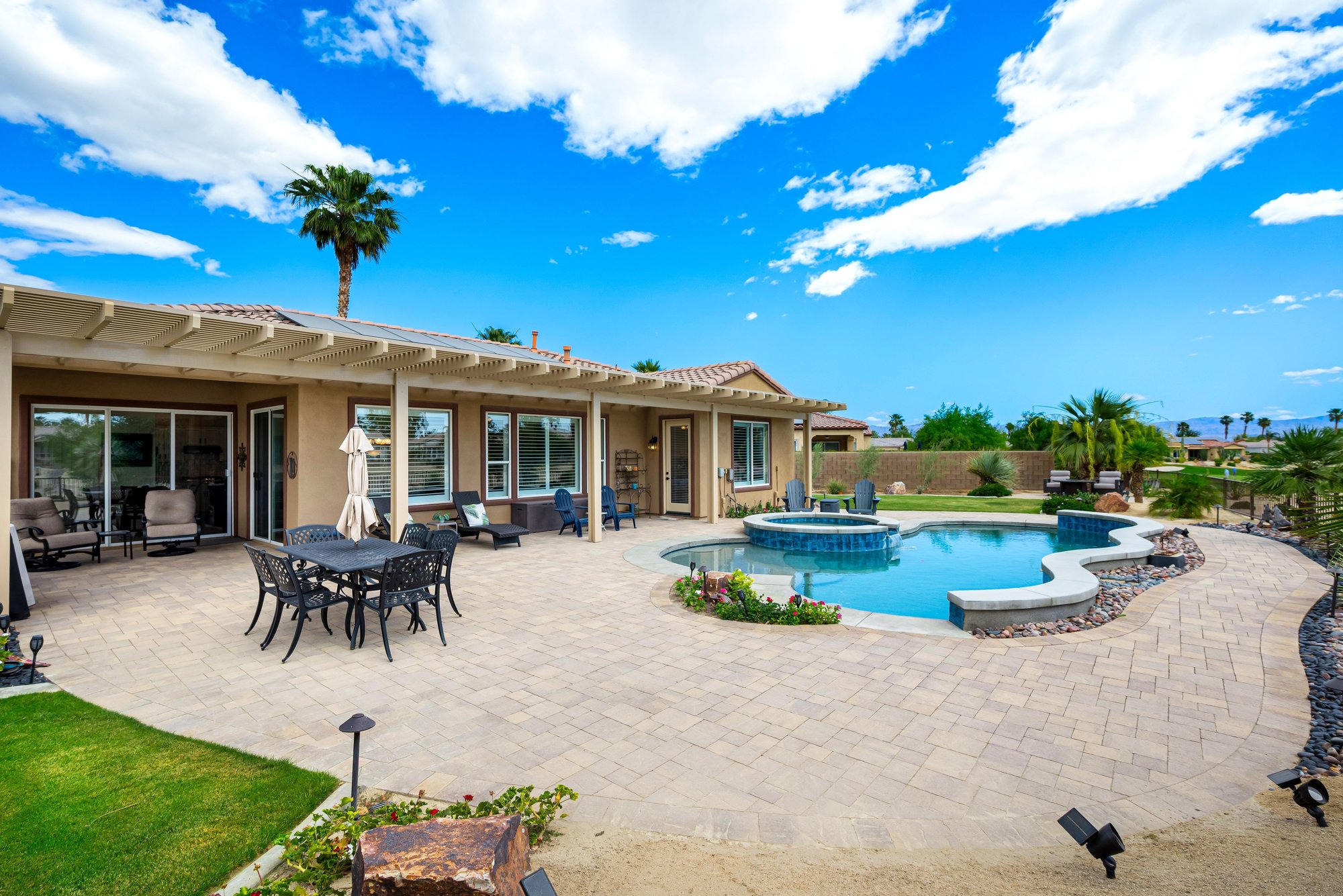  Sunshine, Fairways, Pool, and Mountain Views - 物件實景