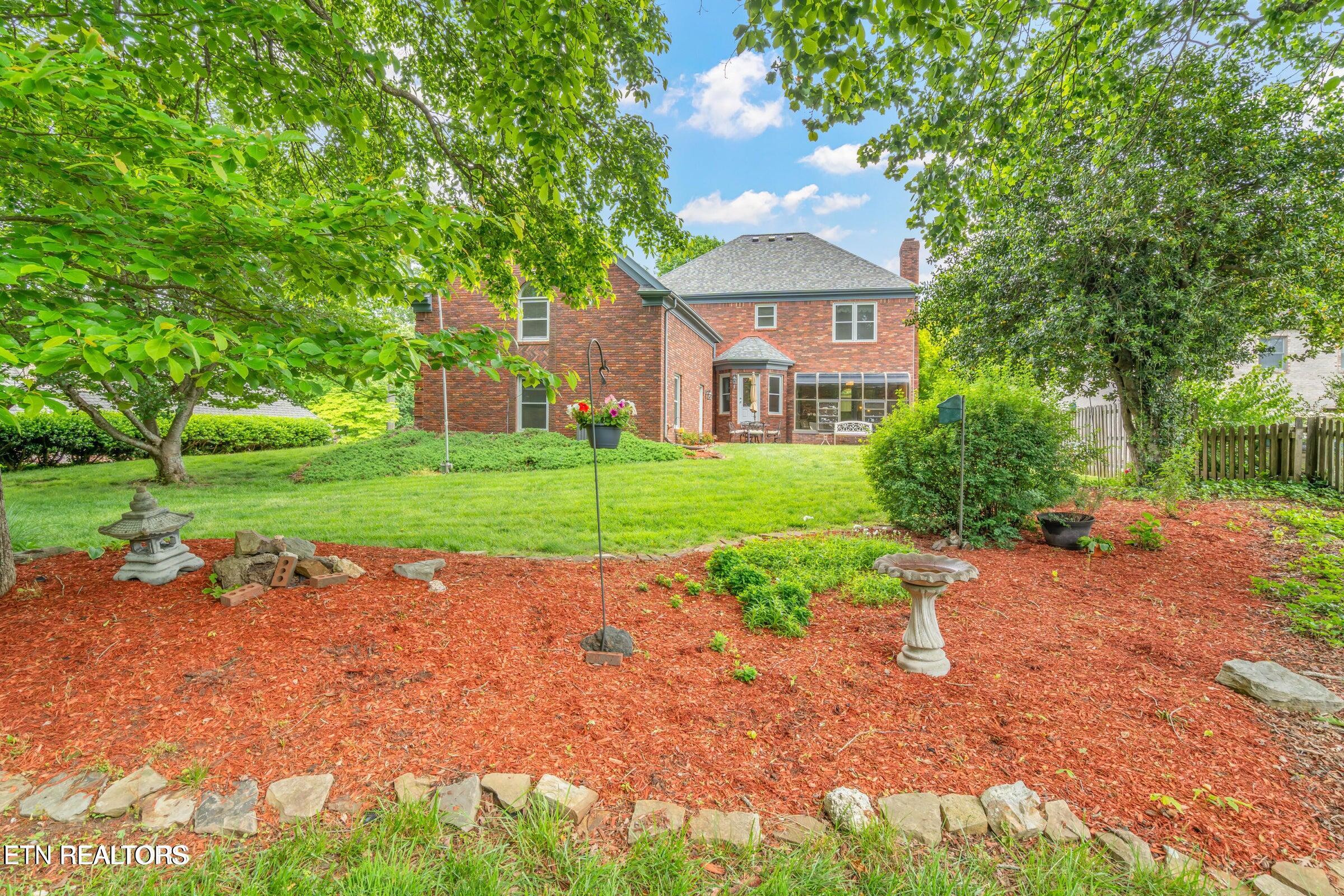 Kingston, Tennessee, 37763, United States, 3 Bedrooms Bedrooms, ,3 BathroomsBathrooms,Residential,For Sale,1897842