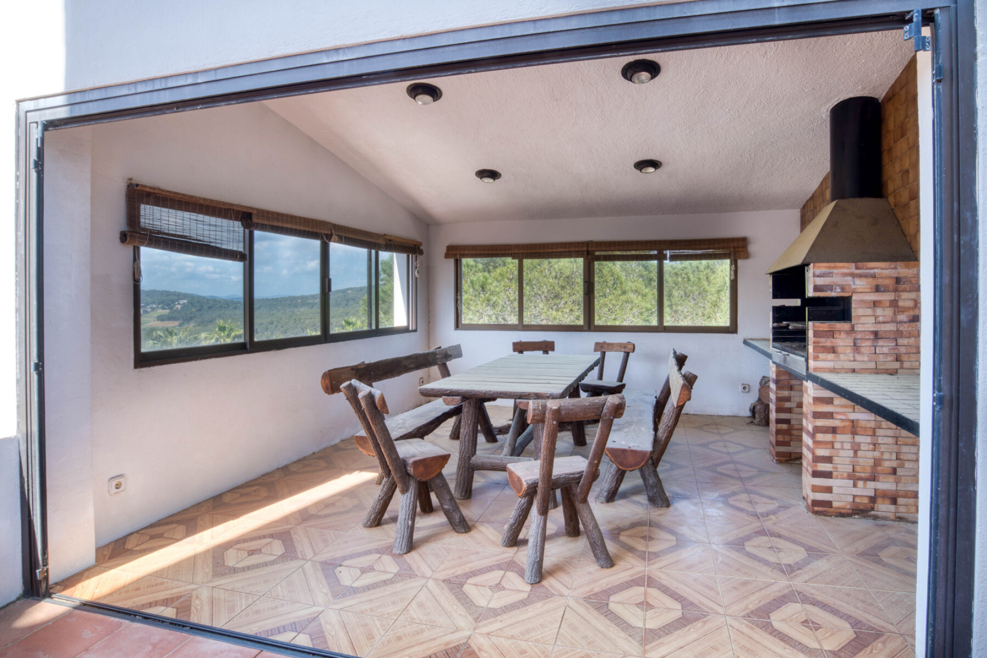  Property with charm and potential with sea and mountain views, Tamariu - 物件實景