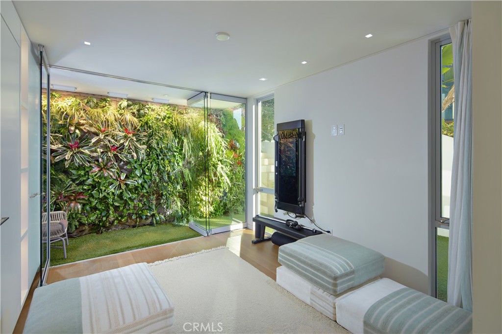 Laguna Beach, California, 92651, United States, 3 Bedrooms Bedrooms, ,4 BathroomsBathrooms,Residential,For Sale,1688637