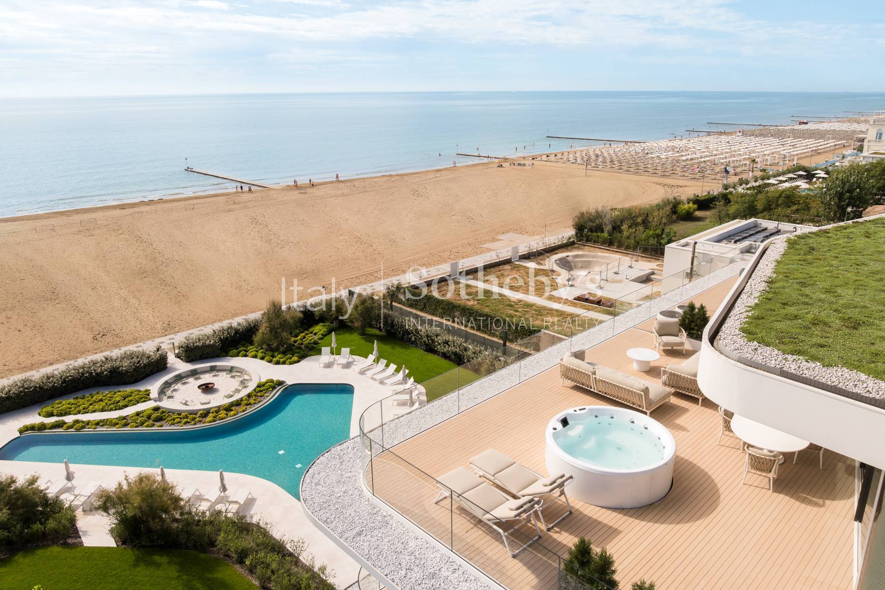  Exclusive Seafront Penthouse - 物件實景