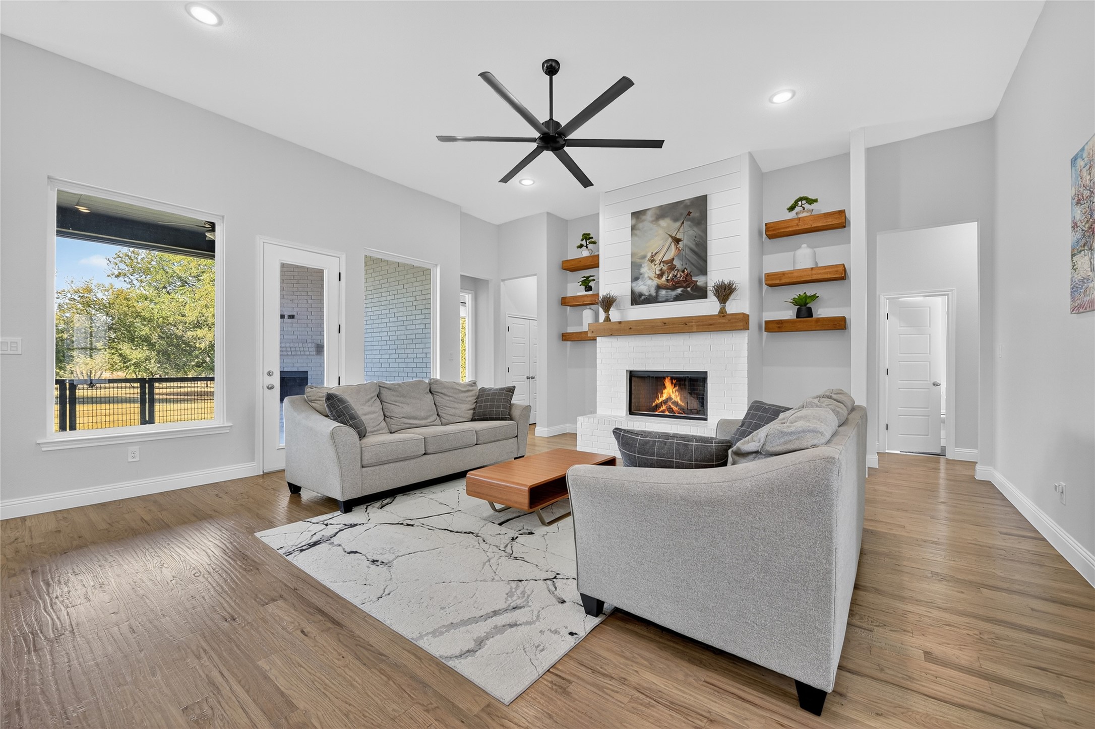 Springtown, Texas, 76082, United States, 4 Bedrooms Bedrooms, ,3 BathroomsBathrooms,Residential,For Sale,1966278