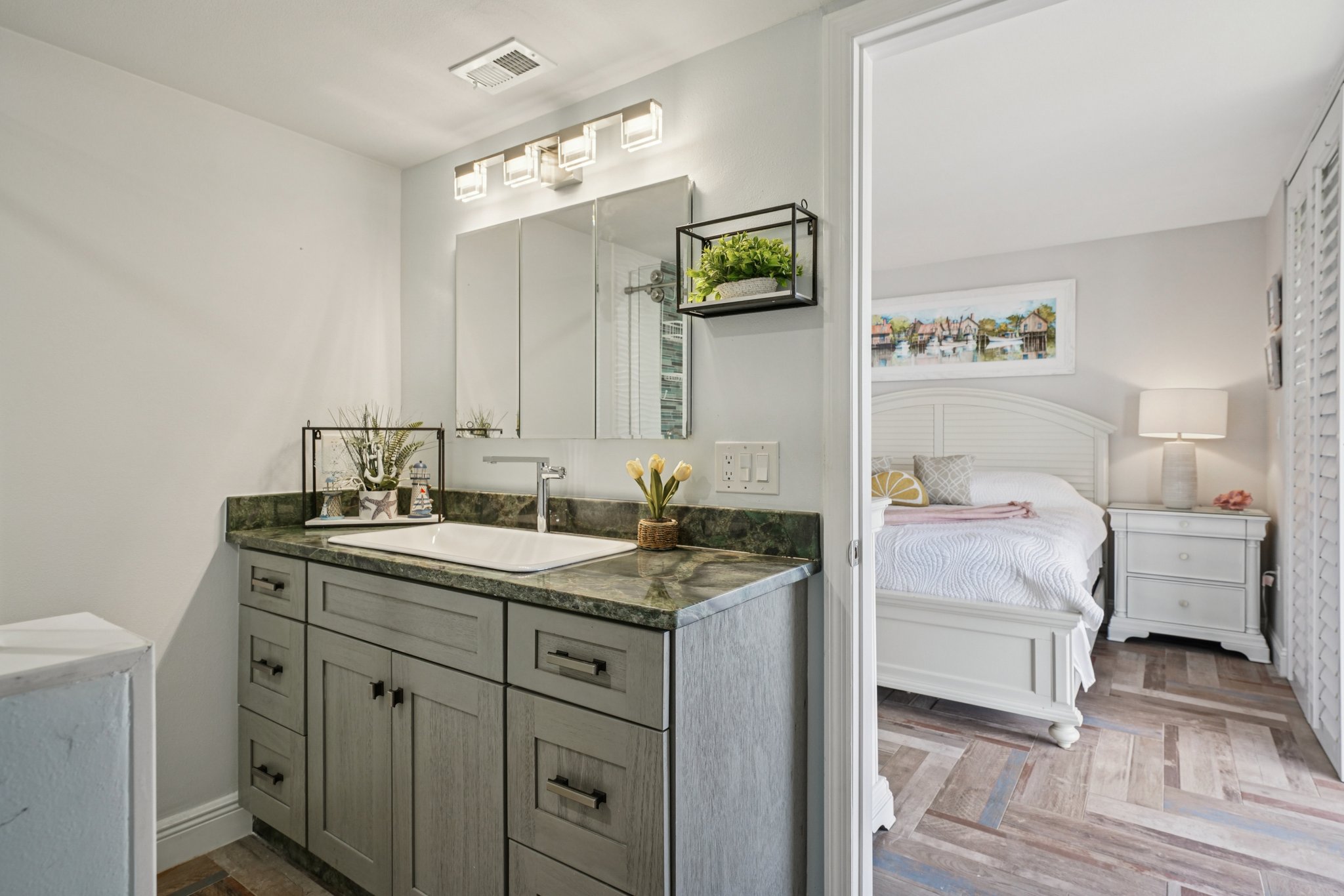 Madiera Beach, Florida, 33708, United States, 3 Bedrooms Bedrooms, ,2 BathroomsBathrooms,Residential,For Sale,1990393