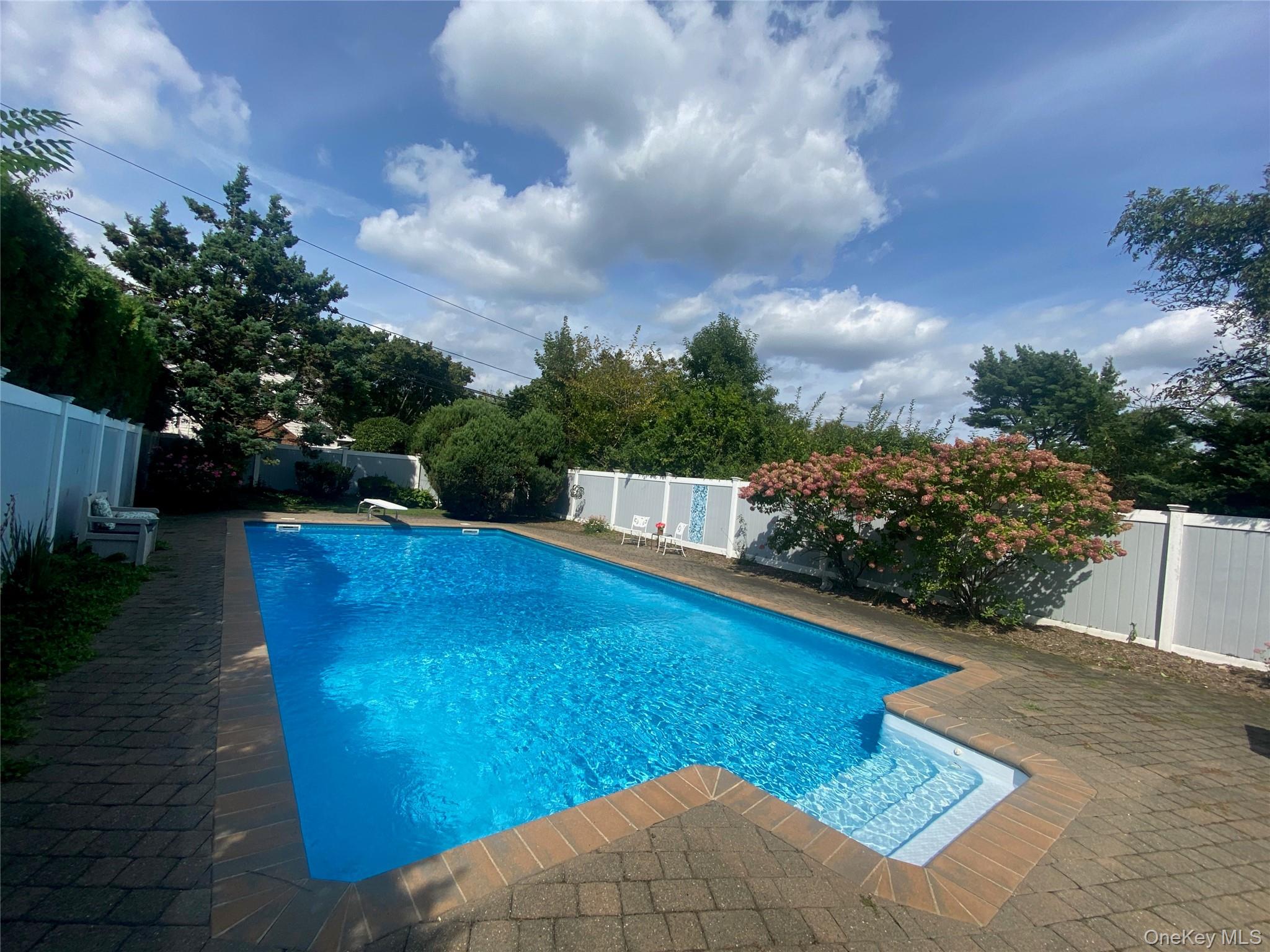  2 Rockrose Lane, East Northport, NY, 11731 - 物件實景