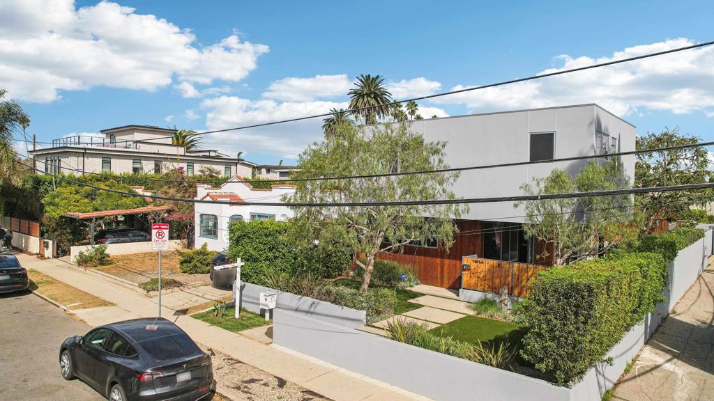 Venice, California, 90291, United States, 4 Bedrooms Bedrooms, ,4 BathroomsBathrooms,Residential,For Sale,1843493