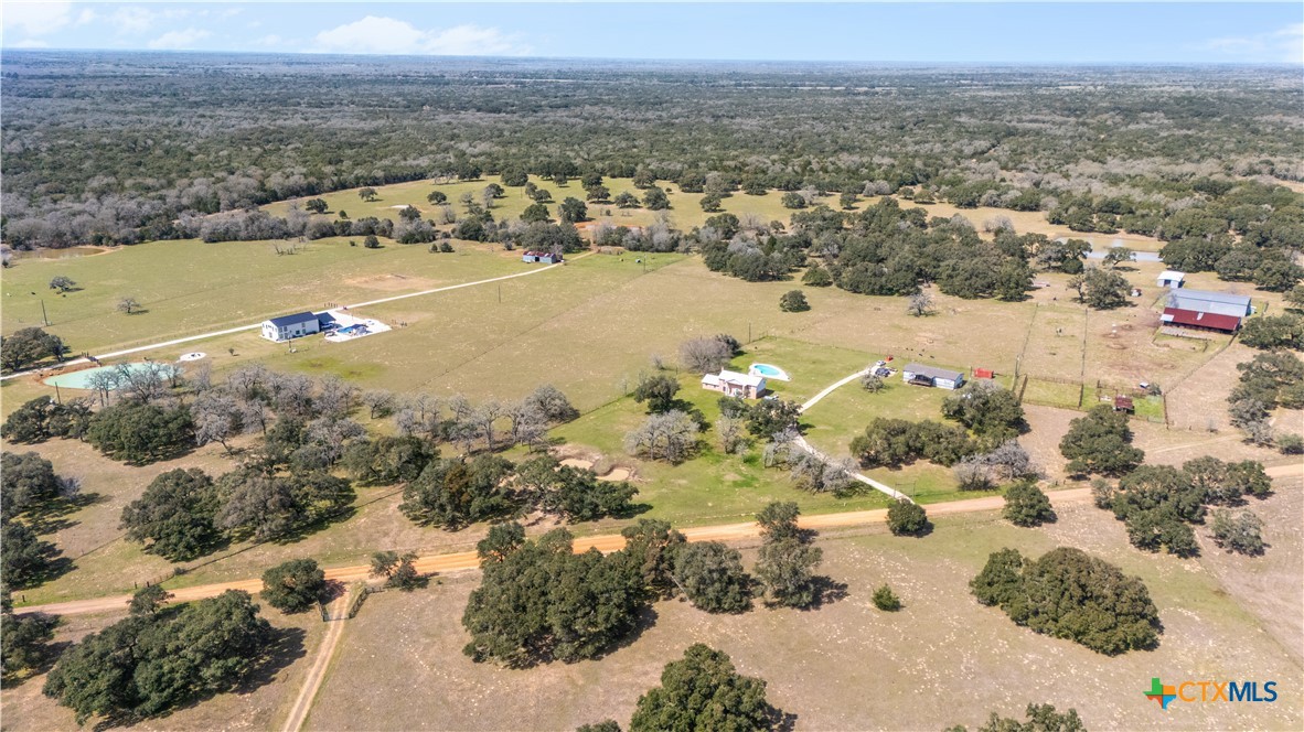 Hallettsville, Texas, 77964, United States, 4 Bedrooms Bedrooms, ,3 BathroomsBathrooms,Residential,For Sale,1988312