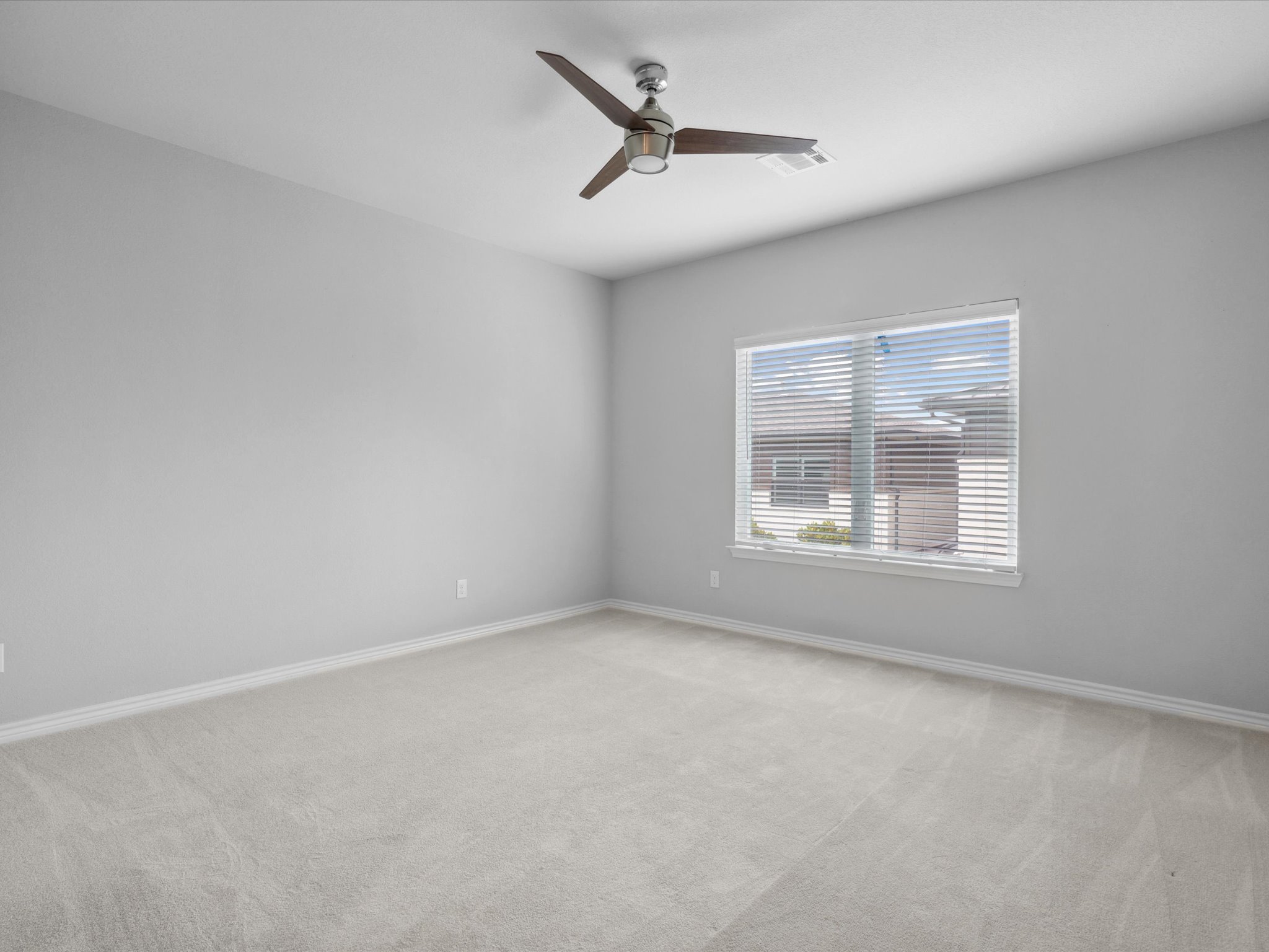 Fort Worth, Texas, 76114, United States, 3 Bedrooms Bedrooms, ,5 BathroomsBathrooms,Residential,For Sale,1922008