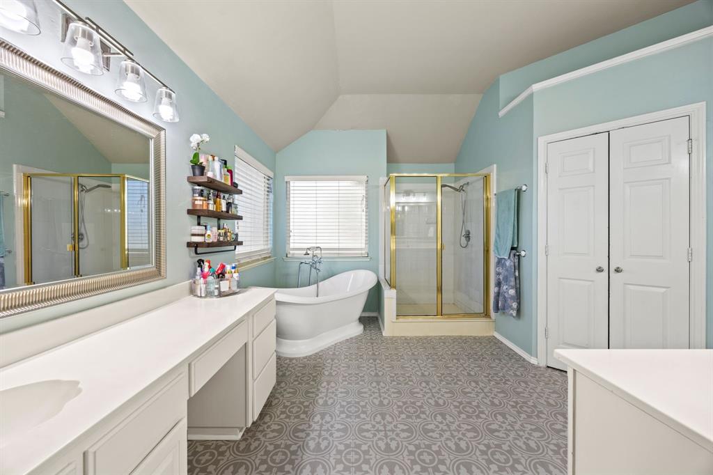 Carrollton, Texas, 75007, United States, 4 Bedrooms Bedrooms, ,3 BathroomsBathrooms,Residential,For Sale,1970362