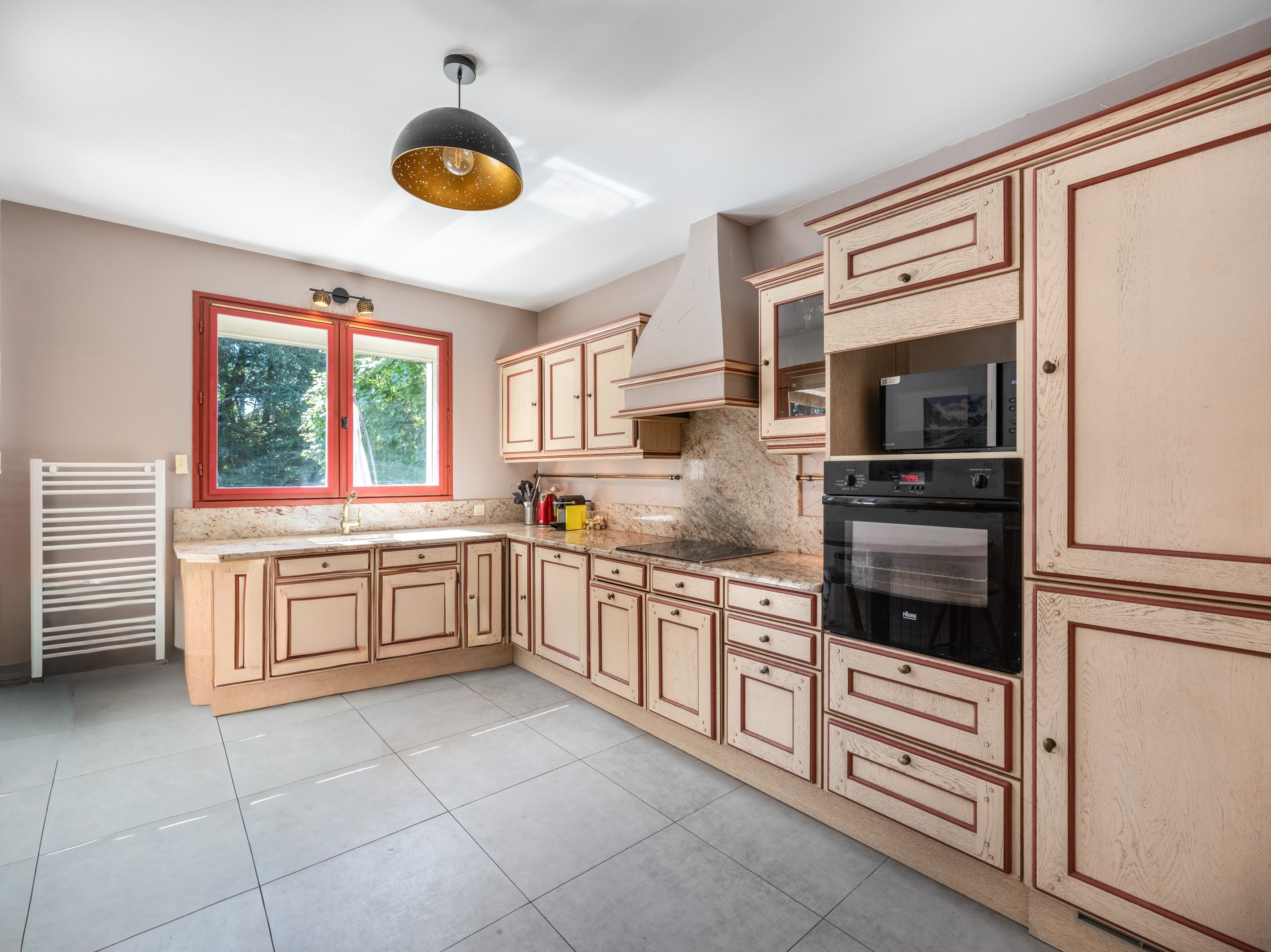  Exclusive - Charming family home with wooded grounds and swimming pool, 10 minu… - 物件實景