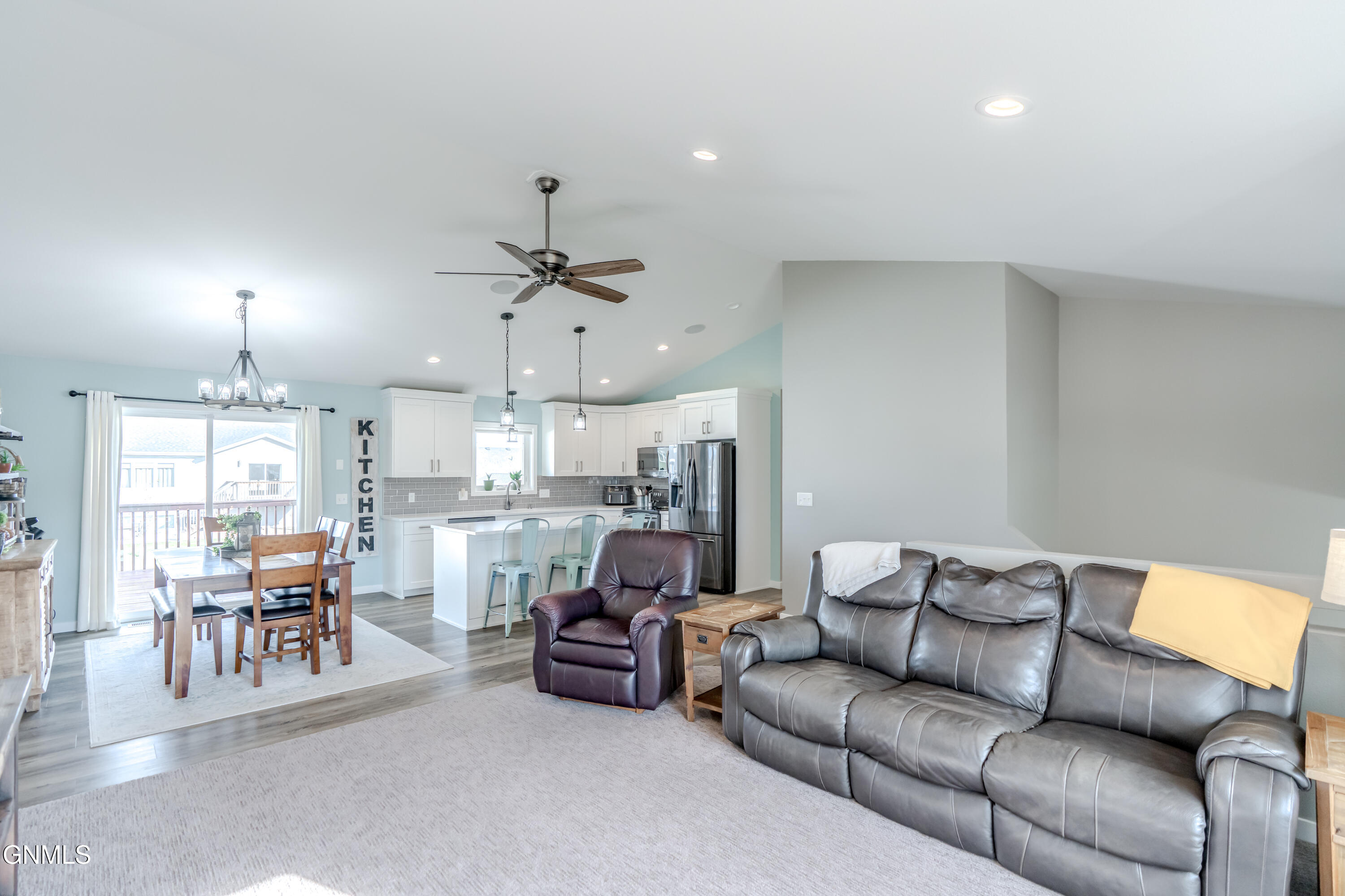 Bismarck, North Dakota, 58504, United States, 5 Bedrooms Bedrooms, ,2 BathroomsBathrooms,Residential,For Sale,1986096