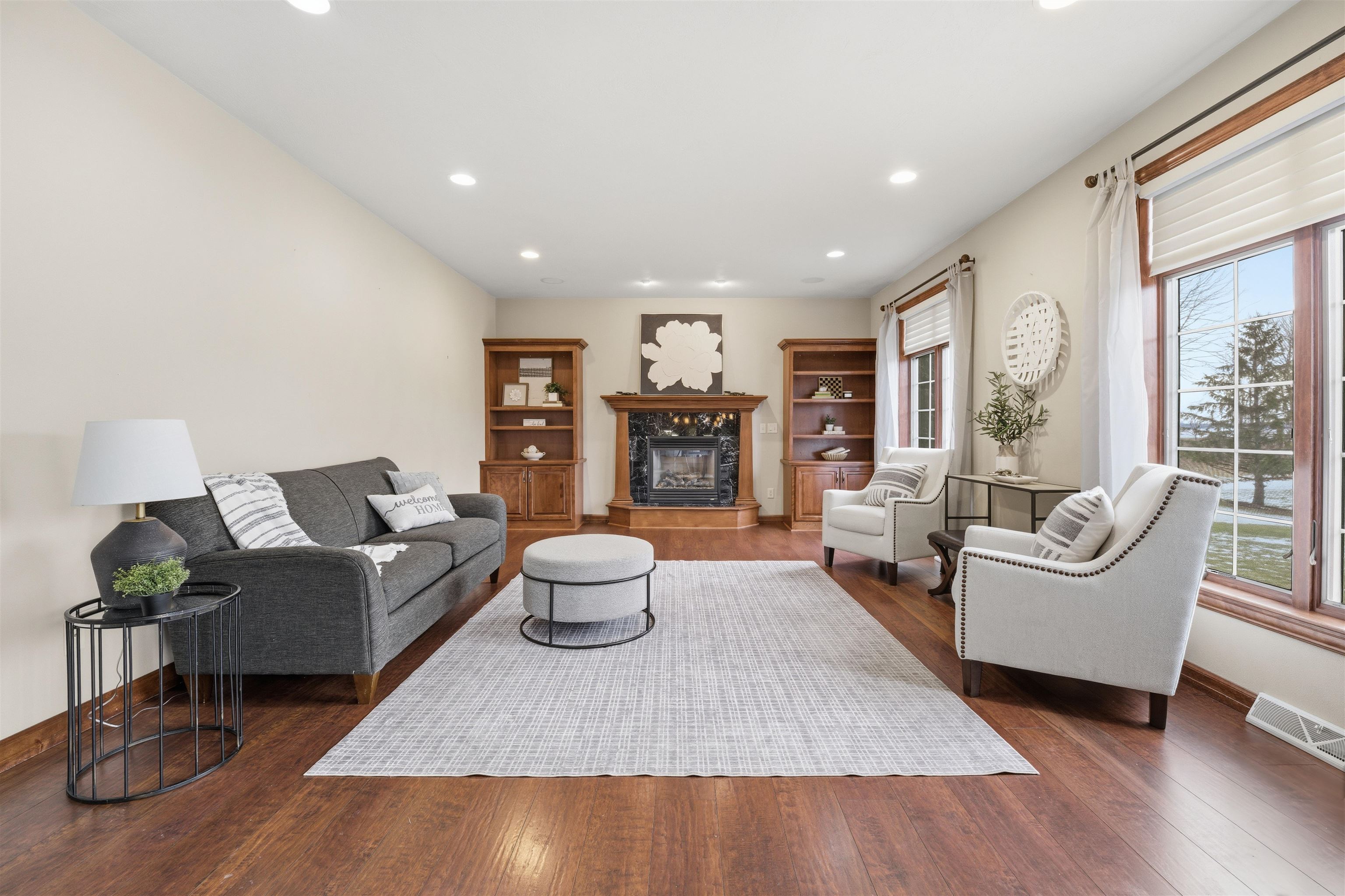 Oshkosh, Wisconsin, 54904, United States, 4 Bedrooms Bedrooms, ,4 BathroomsBathrooms,Residential,For Sale,2009649