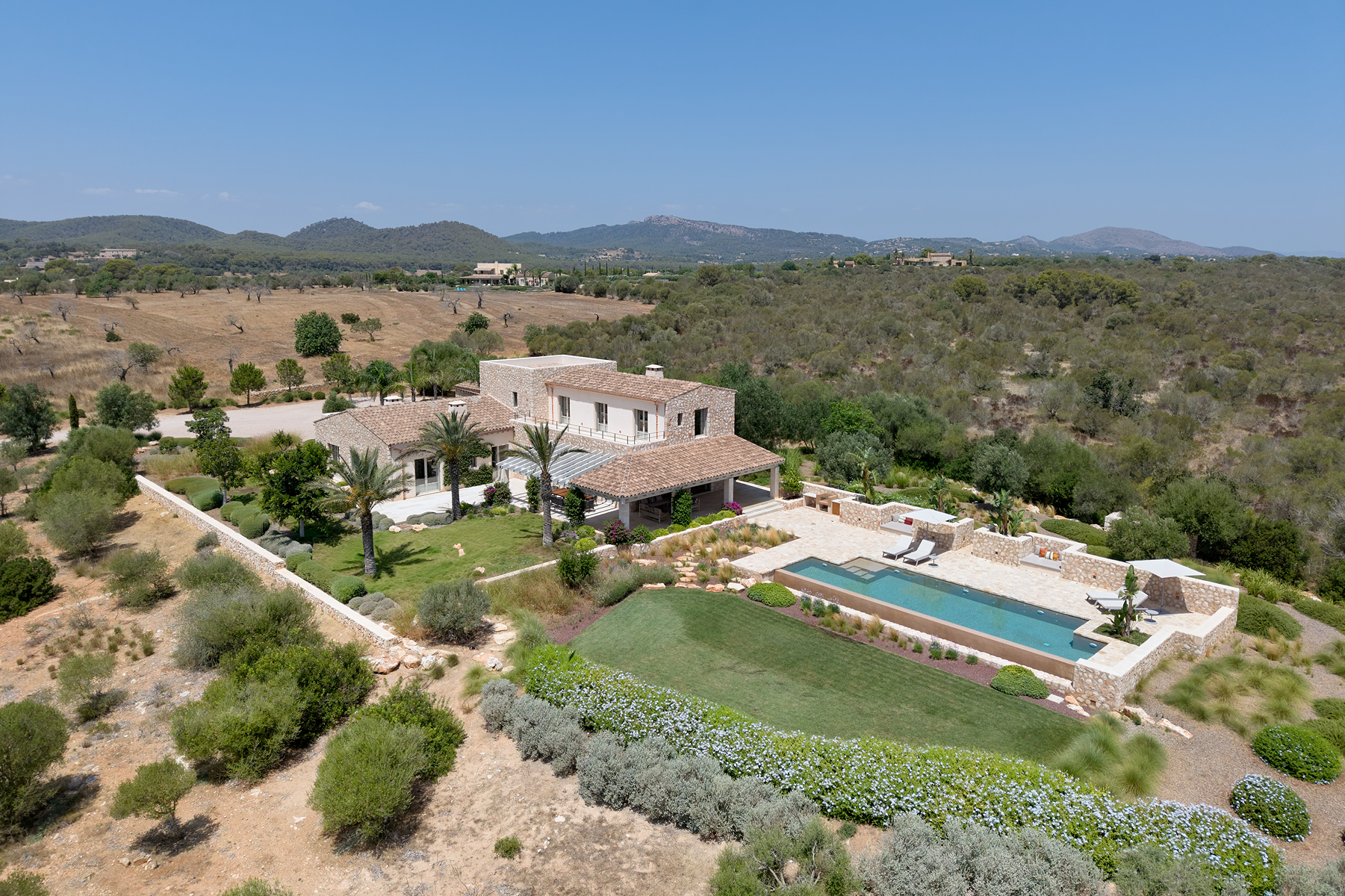  Mallorcan estate with pool and sea views in Portocolom, Mallorca - 物件實景
