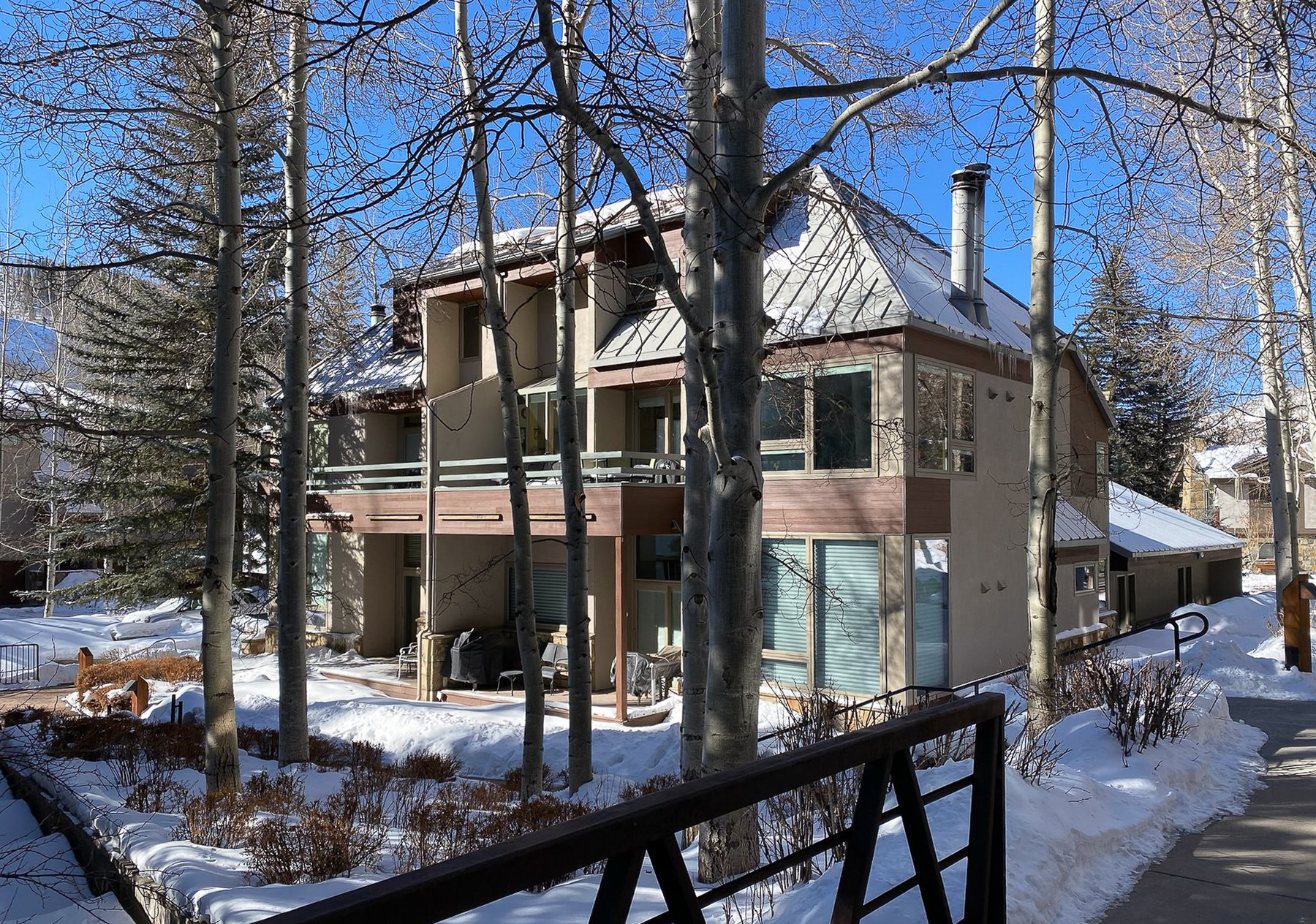  The Ultimate Alpine Retreat: Privacy Meets Convenience in Cascade Village - 物件實景