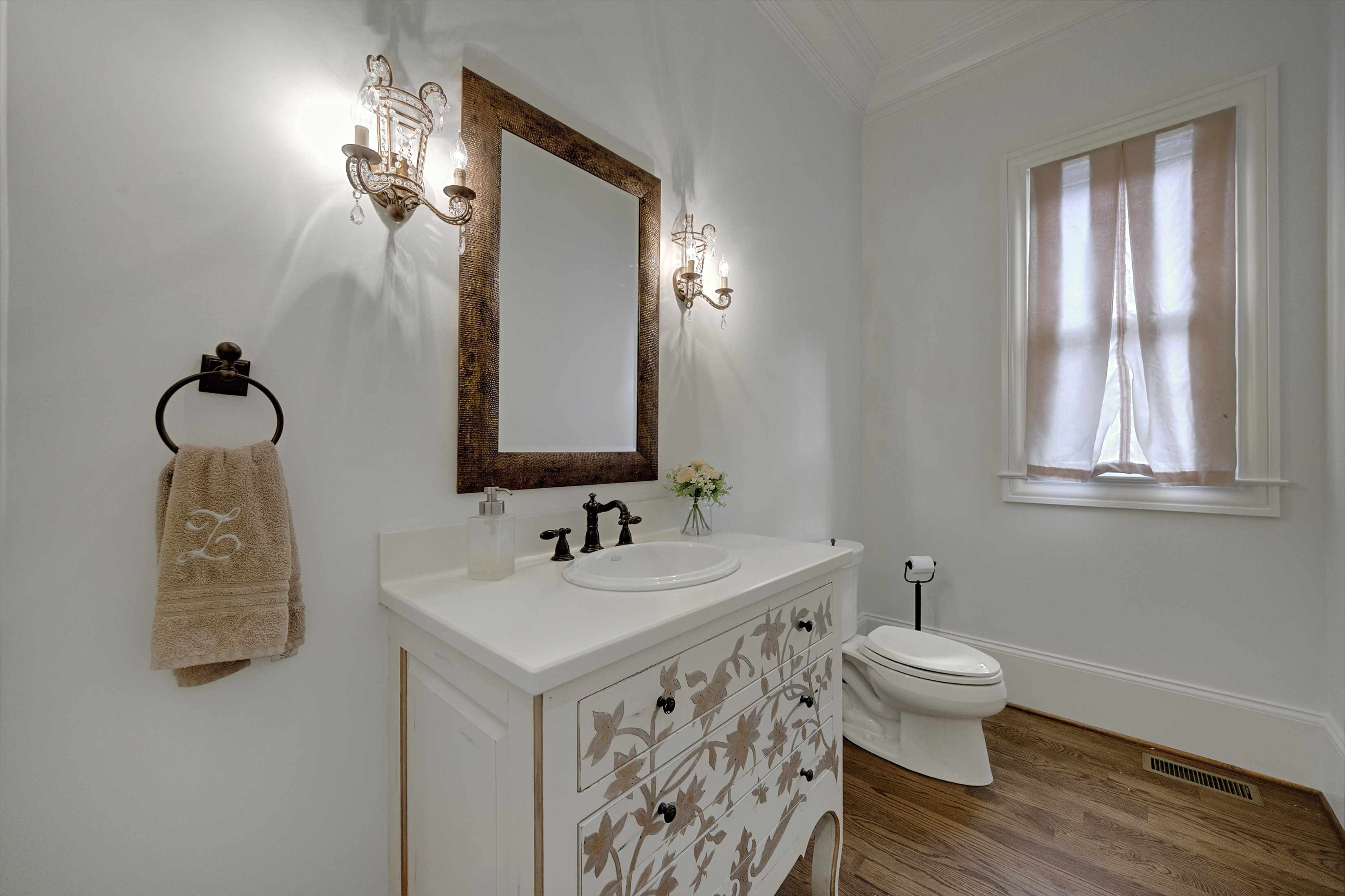  Stunning European-inspired Home on Private, Wooded Lot in East Cobb - 物件實景