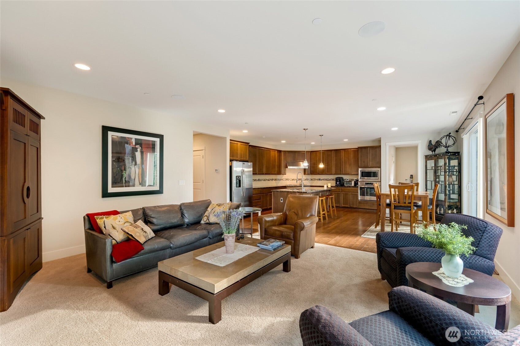 Lynnwood, Washington, 98037, United States, 5 Bedrooms Bedrooms, ,4 BathroomsBathrooms,Residential,For Sale,1979016