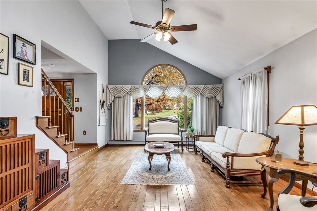 Dracut, Massachusetts, 01826, United States, 3 Bedrooms Bedrooms, ,2 BathroomsBathrooms,Residential,For Sale,1982385