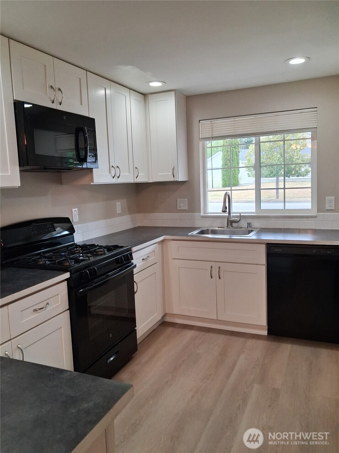 Arlington, Washington, 98223, United States, 3 Bedrooms Bedrooms, ,2 BathroomsBathrooms,Residential,For Sale,1915459