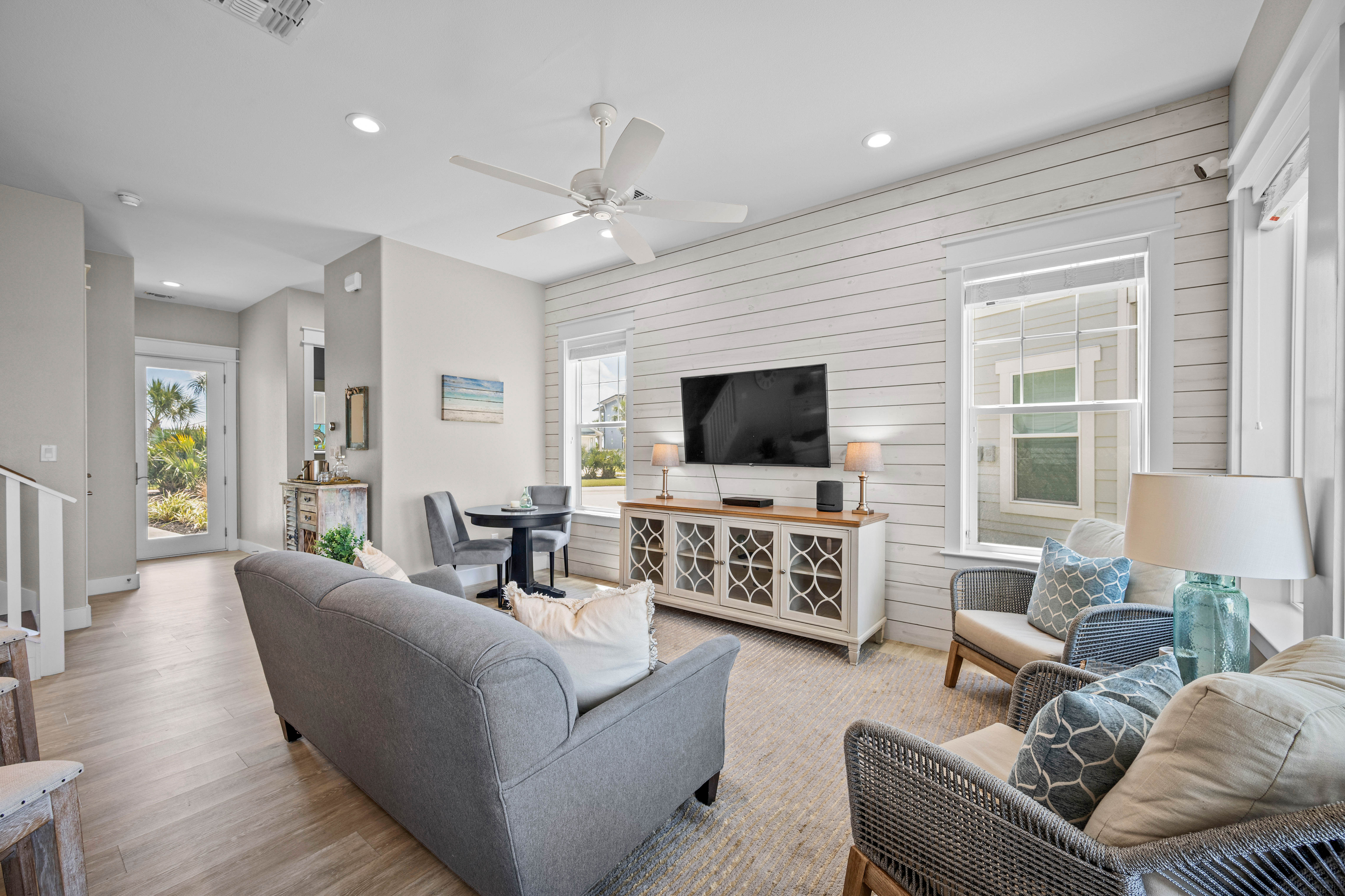  Relaxing 4BR Waterfront Condo - 物件實景