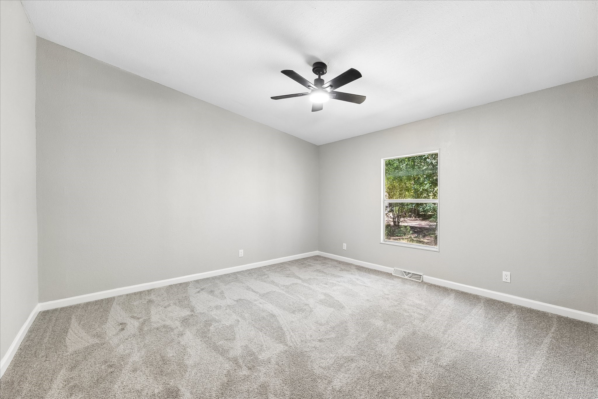  12228 Thornwood Drive - 物件實景
