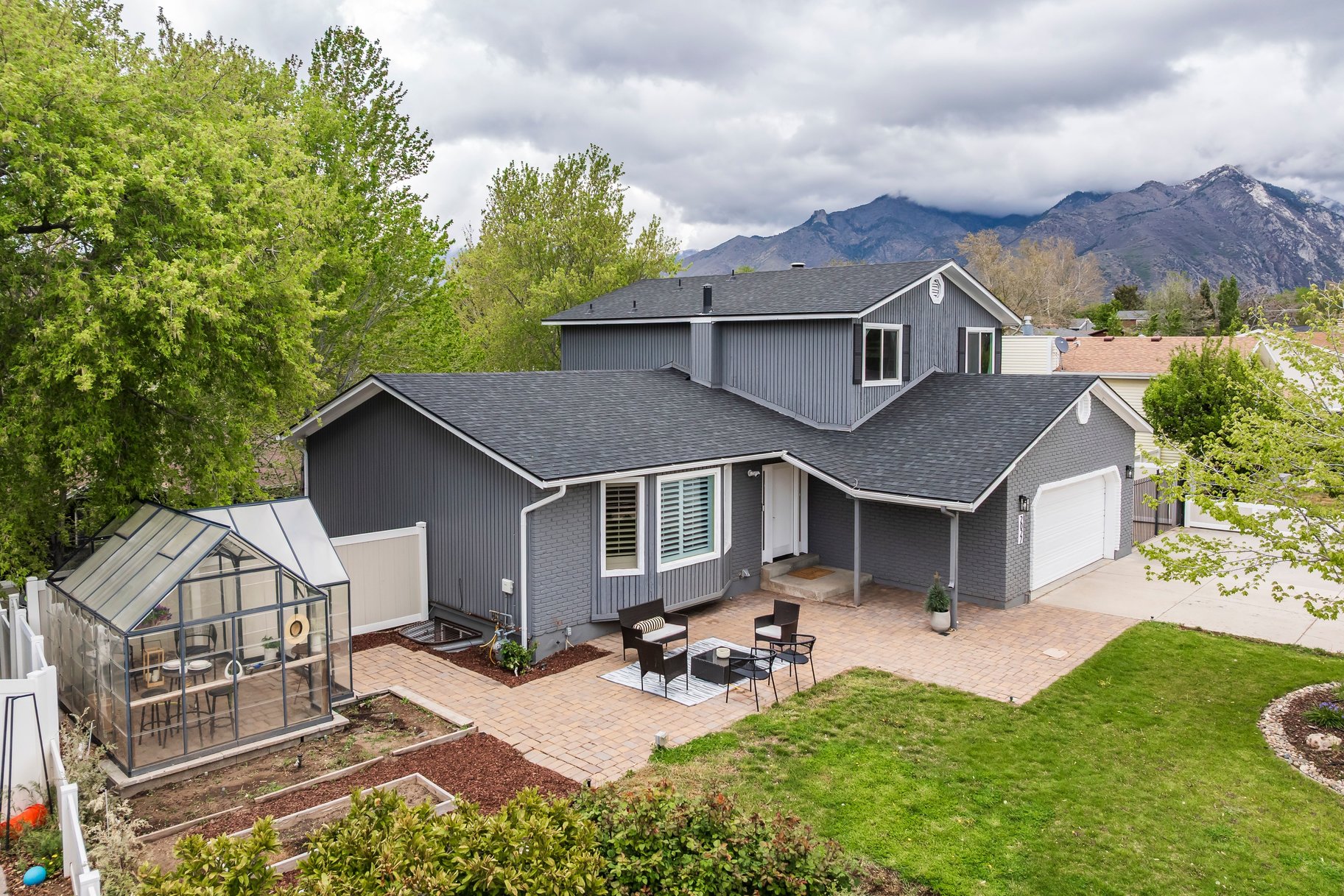  Sandy Gem Near the Canyons with Beautiful Backyard Living - 物件實景