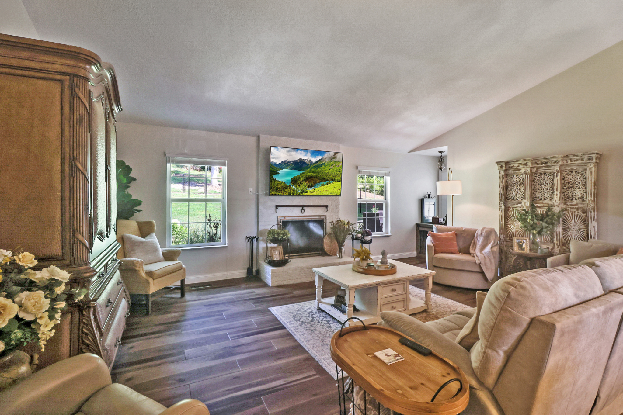 Rockwood, Tennessee, 37854, United States, 4 Bedrooms Bedrooms, ,3 BathroomsBathrooms,Residential,For Sale,2011403