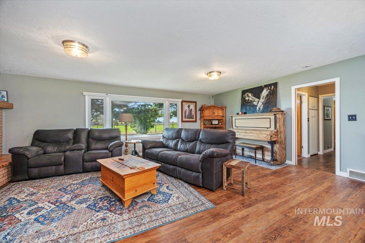 Jerome, Idaho, 83338, United States, 3 Bedrooms Bedrooms, ,3 BathroomsBathrooms,Residential,For Sale,1903598