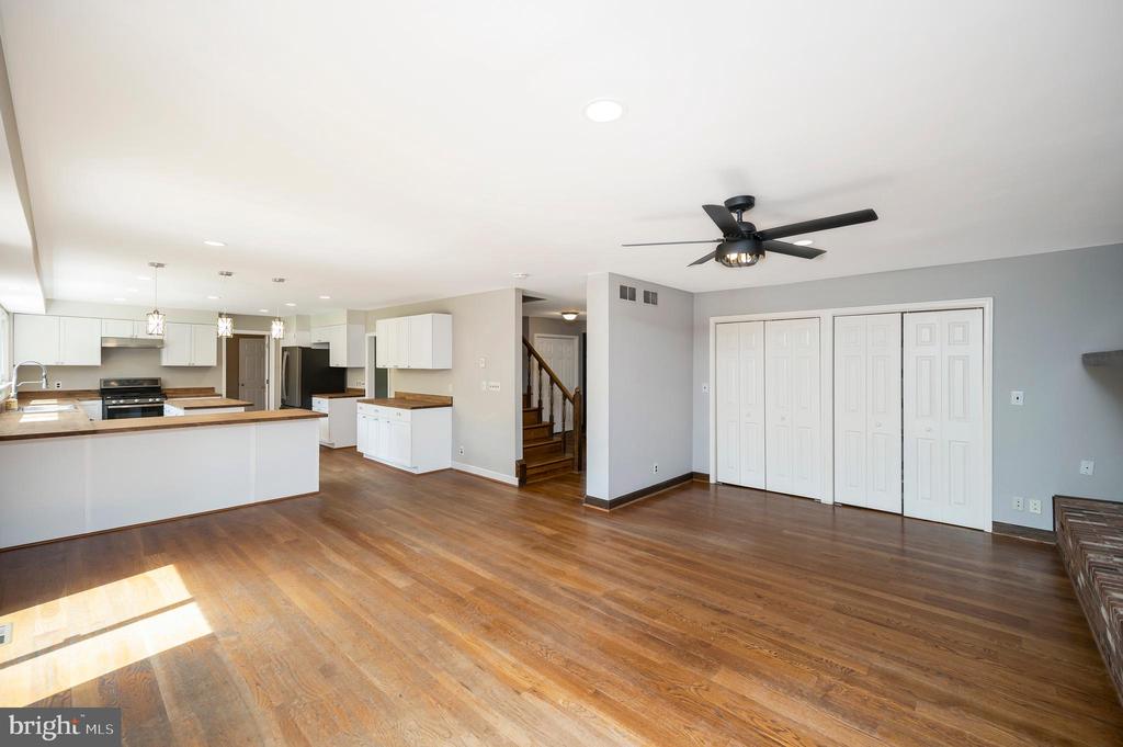 Linden, Virginia, 22642, United States, 5 Bedrooms Bedrooms, ,4 BathroomsBathrooms,Residential,For Sale,2037897
