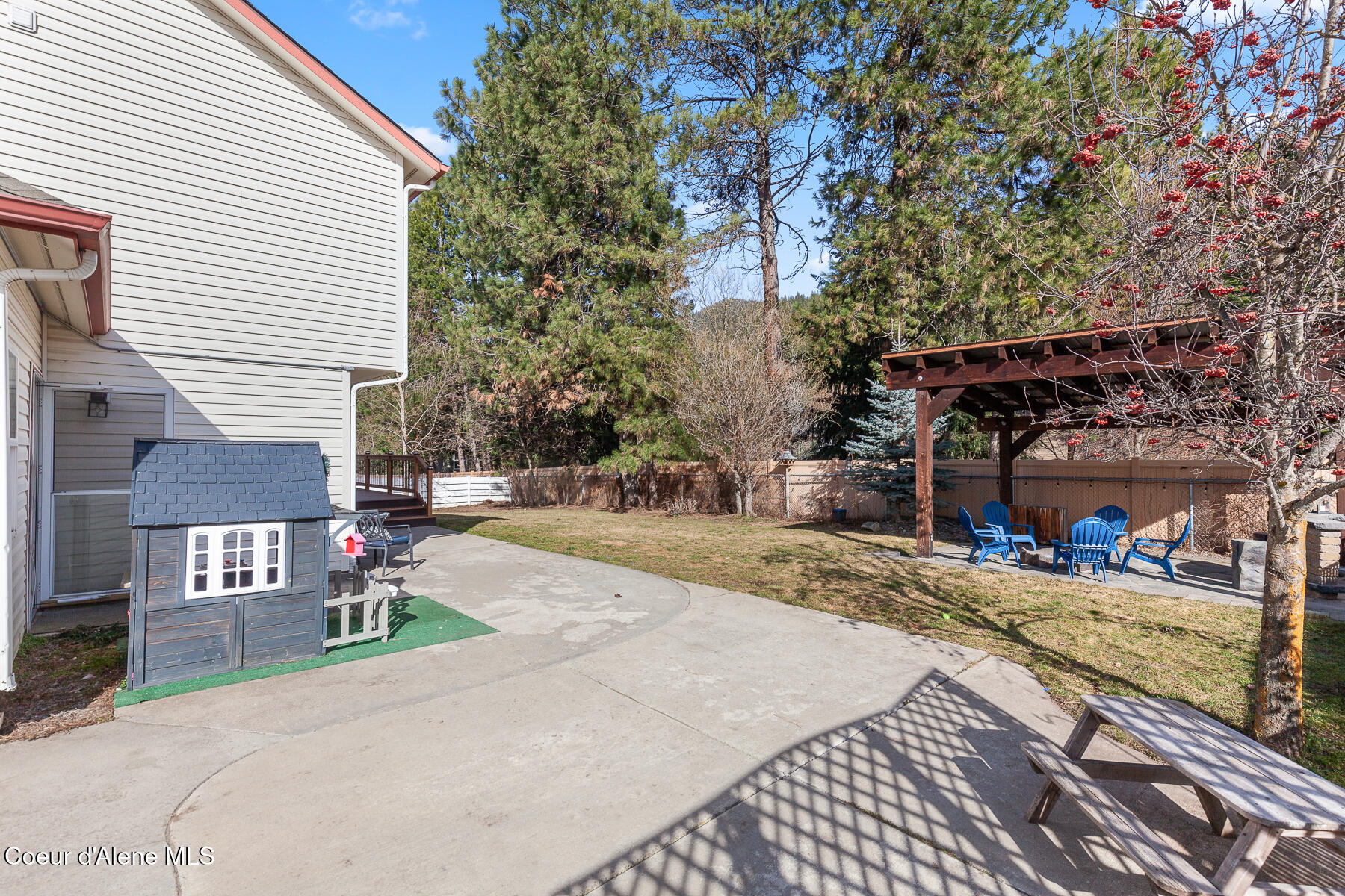 Coeur d'Alene, Idaho, 83815, United States, 5 Bedrooms Bedrooms, ,3 BathroomsBathrooms,Residential,For Sale,1937739