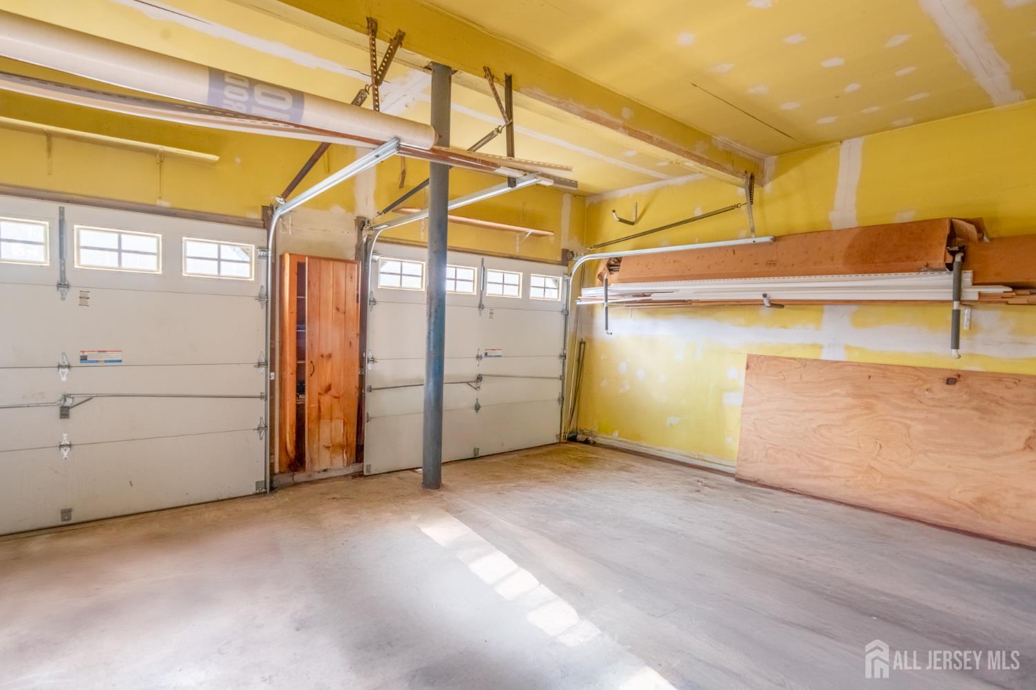 East Brunswick, New Jersey, 08816, United States, 3 Bedrooms Bedrooms, ,2 BathroomsBathrooms,Residential,For Sale,2002265