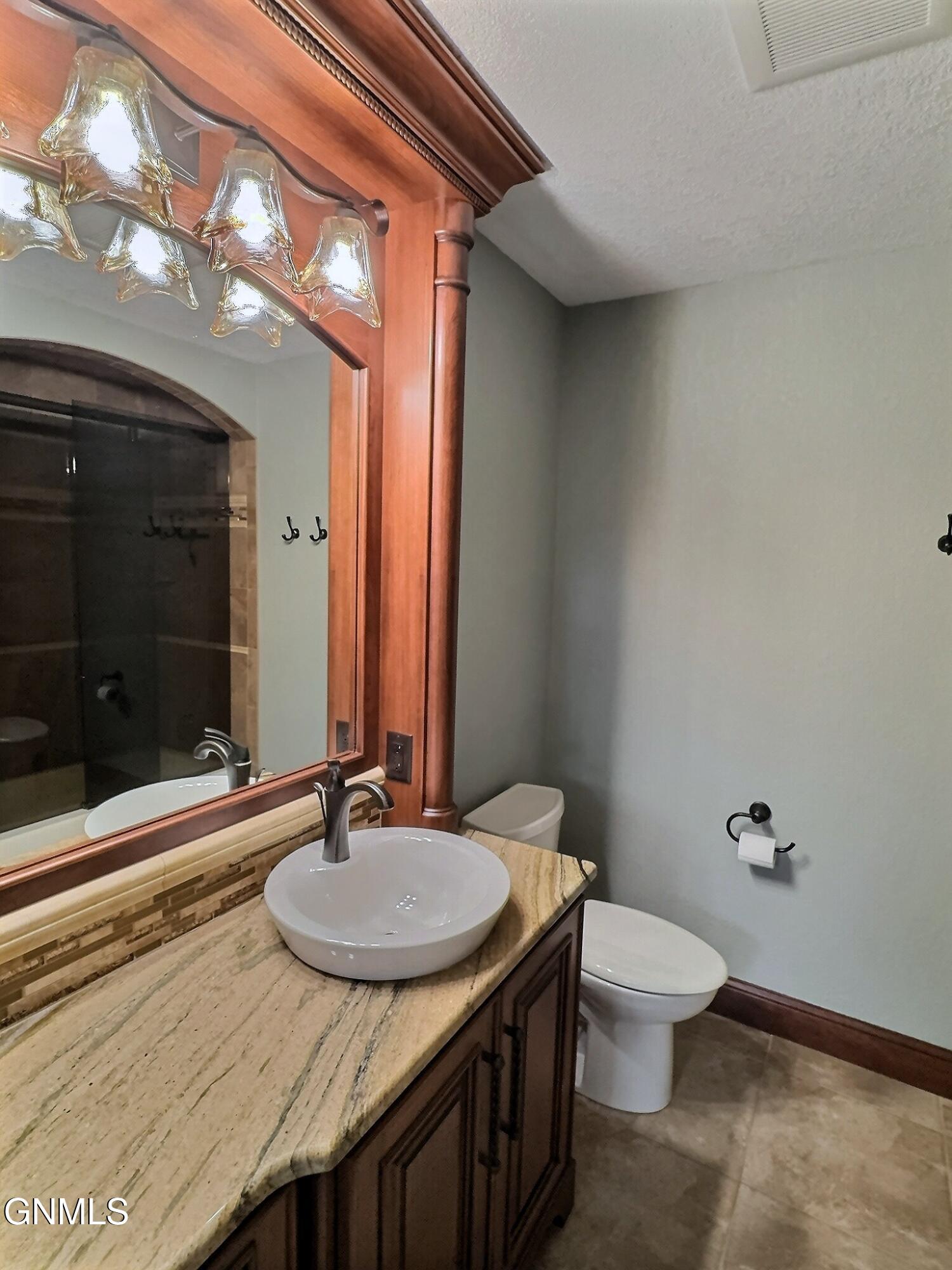 Bismarck, North Dakota, 58501, United States, 4 Bedrooms Bedrooms, ,4 BathroomsBathrooms,Residential,For Sale,2038873