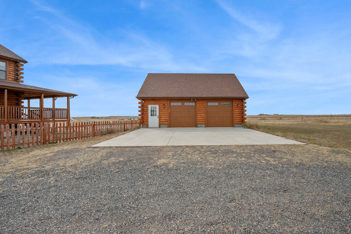 Carpenter, Wyoming, 82054, United States, 4 Bedrooms Bedrooms, ,3 BathroomsBathrooms,Residential,For Sale,1985736