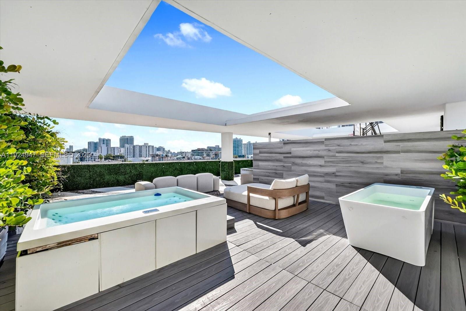 Miami Beach, Florida, 33139, United States, 3 Bedrooms Bedrooms, ,4 BathroomsBathrooms,Residential,For Sale,2003105