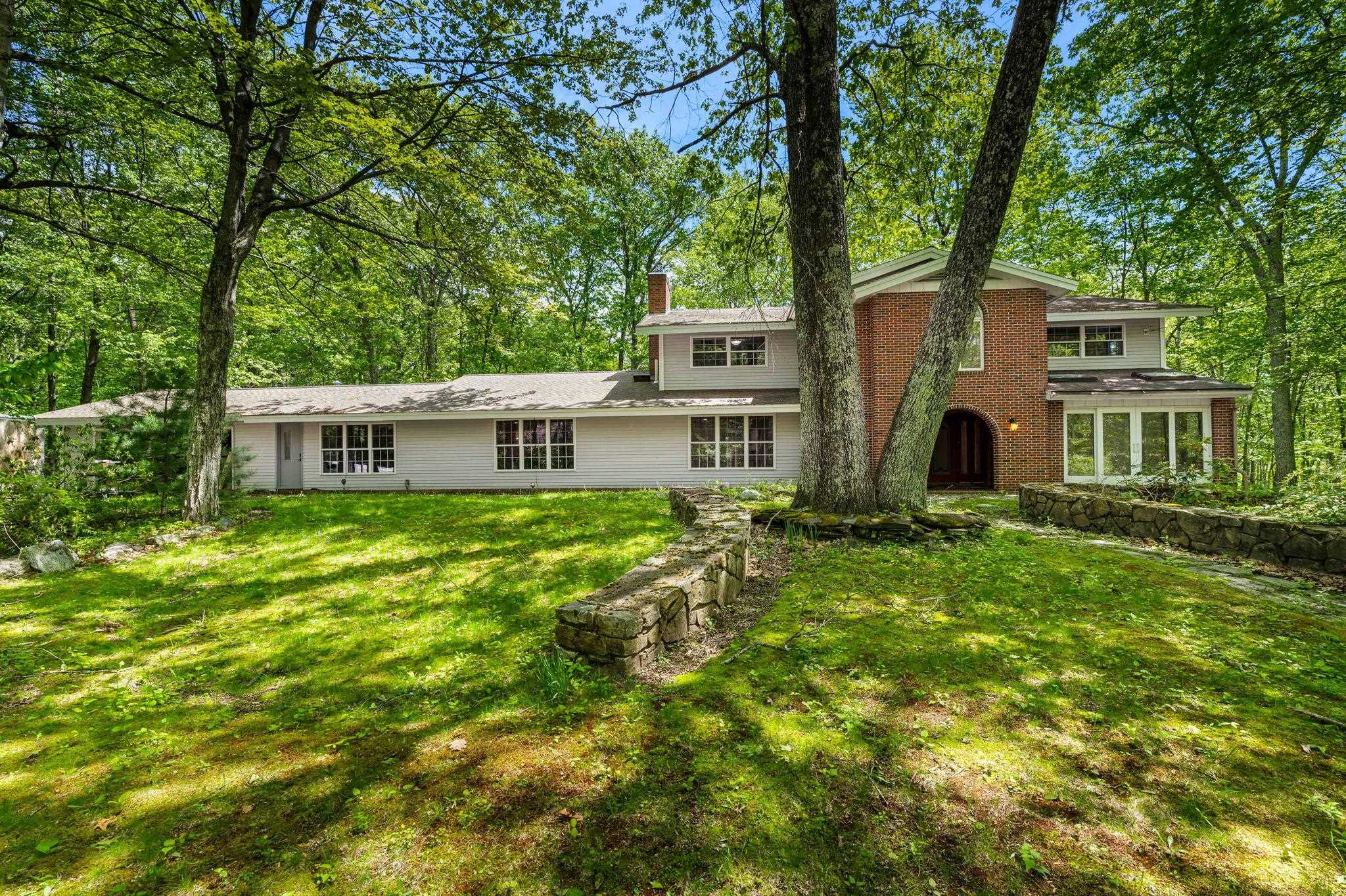 Bedford, New Hampshire, 03110, United States, 5 Bedrooms Bedrooms, ,5 BathroomsBathrooms,Residential,For Sale,1838857