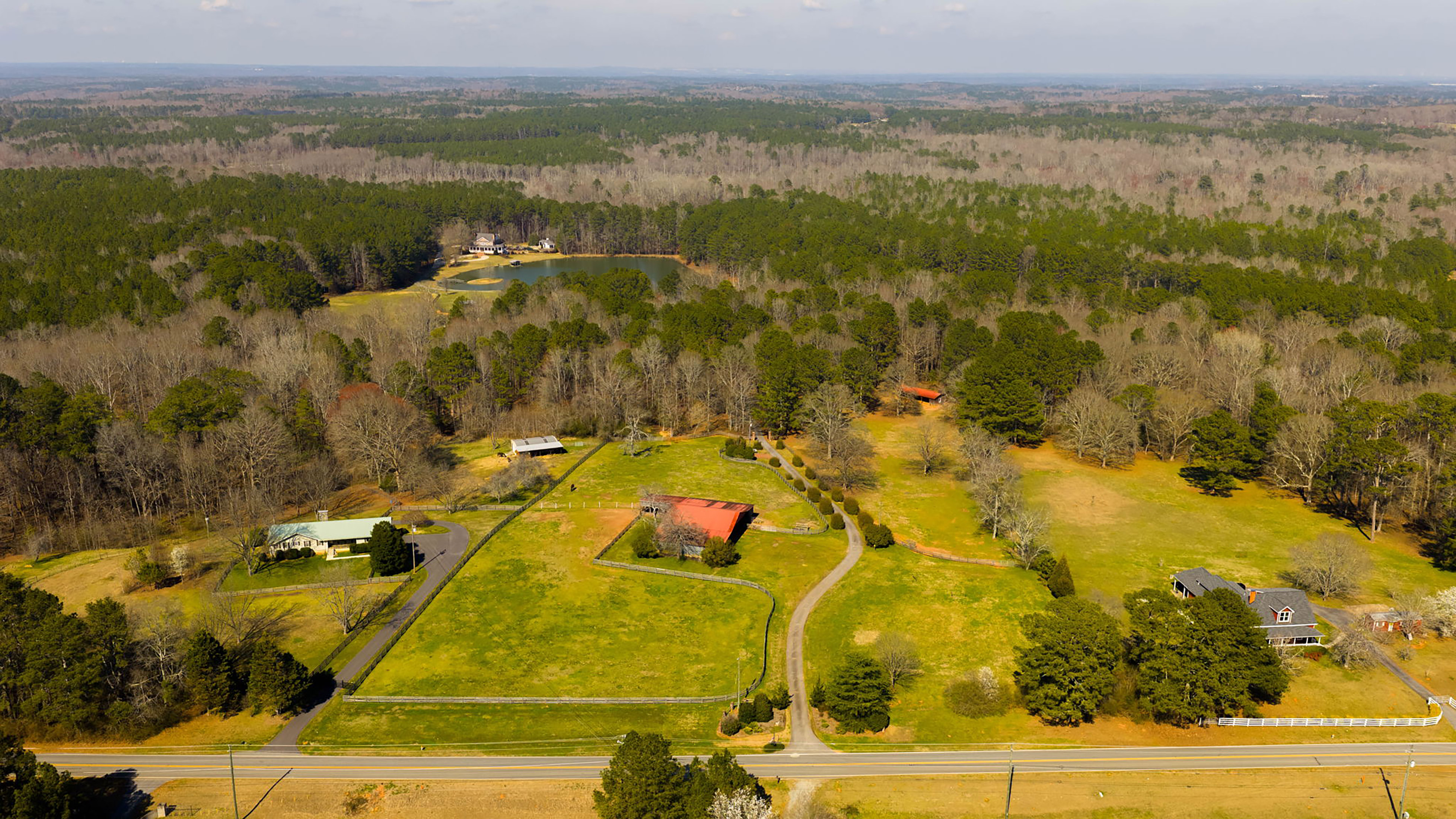  89 Acre +/- Equestrian Estate with Private Lake - 物件實景