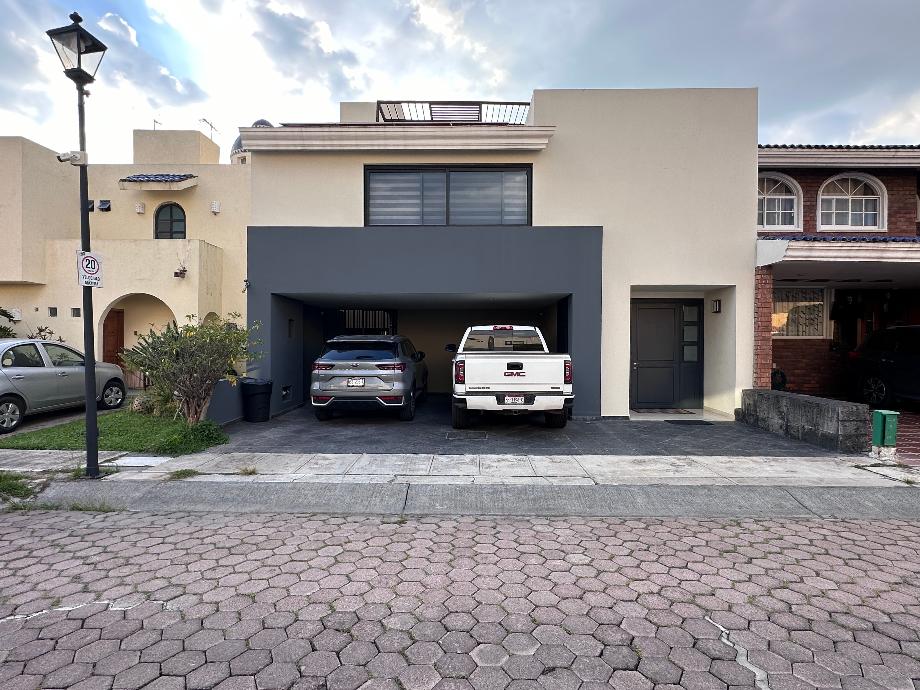 Naciones Unidas, Zapopan, Jalisco, 45117, Mexico, 4 Bedrooms Bedrooms, ,4 BathroomsBathrooms,Residential,For Sale,Naciones Unidas,1646412