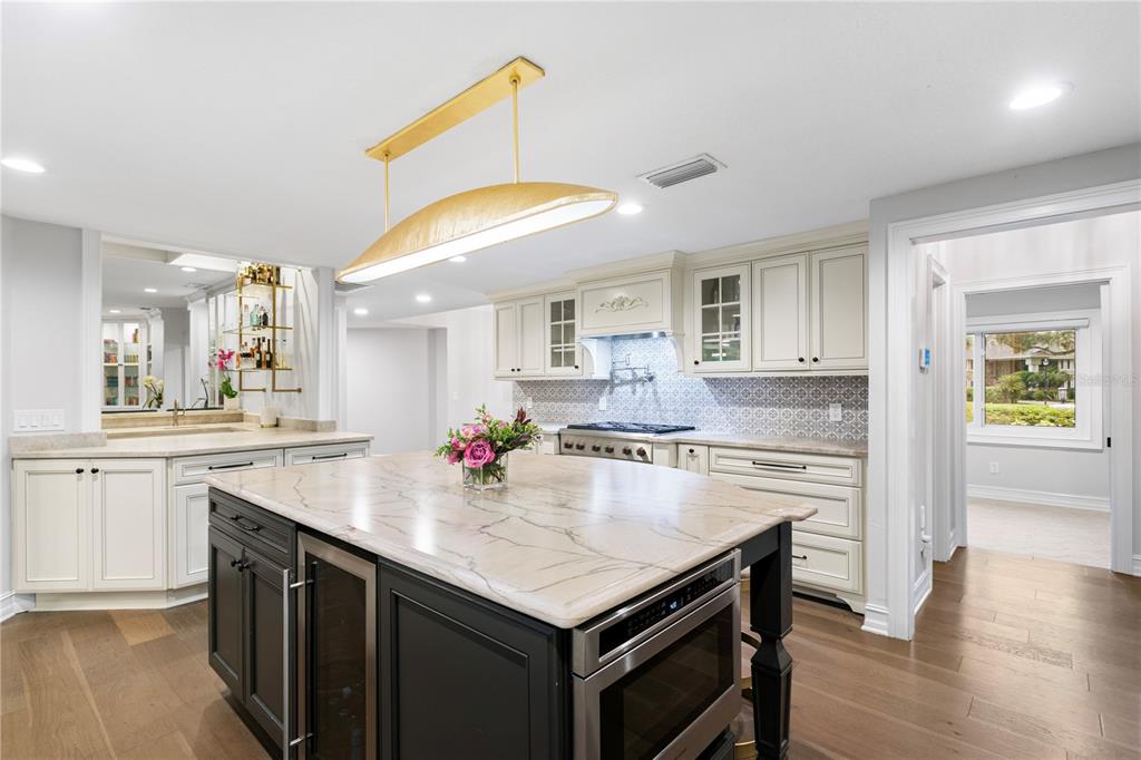 Tampa, Florida, 33613, United States, 7 Bedrooms Bedrooms, ,8 BathroomsBathrooms,Residential,For Sale,1979226