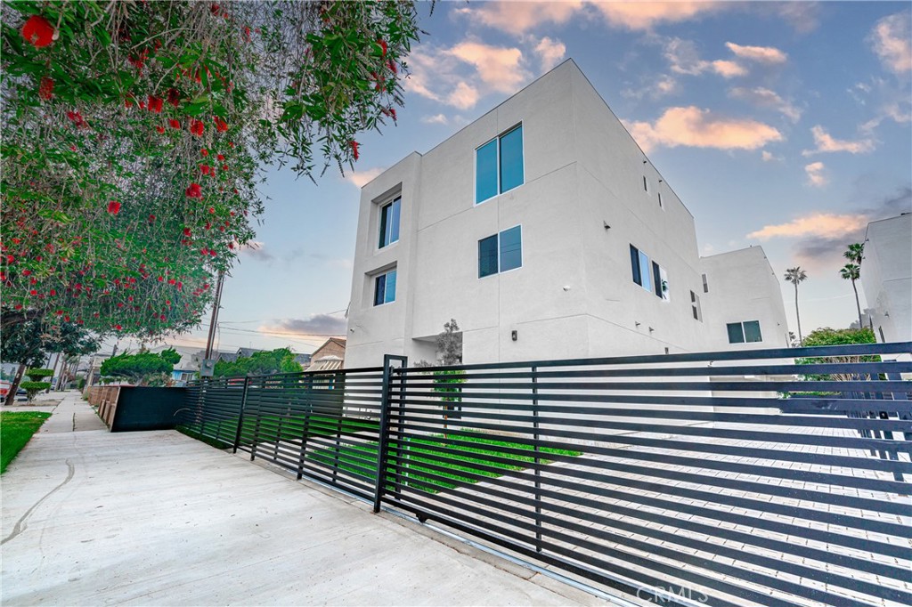 GARDENA, California, 90247, United States, ,Residential,For Sale,1810571