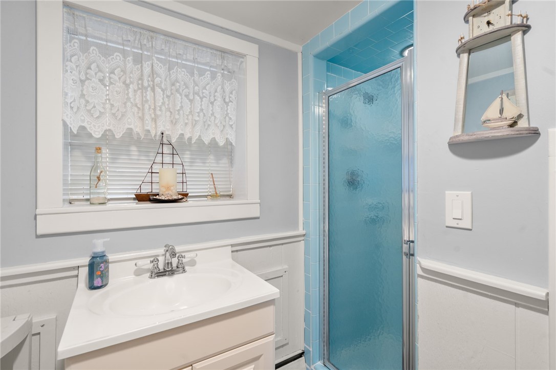 North Kingstown, Rhode Island, 02852, United States, 4 Bedrooms Bedrooms, ,2 BathroomsBathrooms,Residential,For Sale,1987787