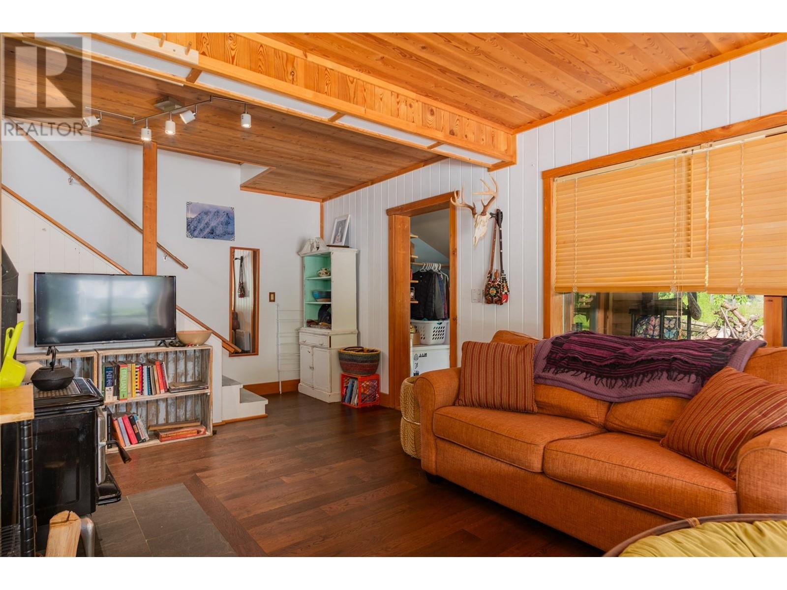 WINLAW, British Columbia, V0G 2J0, CA, 2 Bedrooms Bedrooms, ,1 BathroomBathrooms,Residential,For Sale,1913701