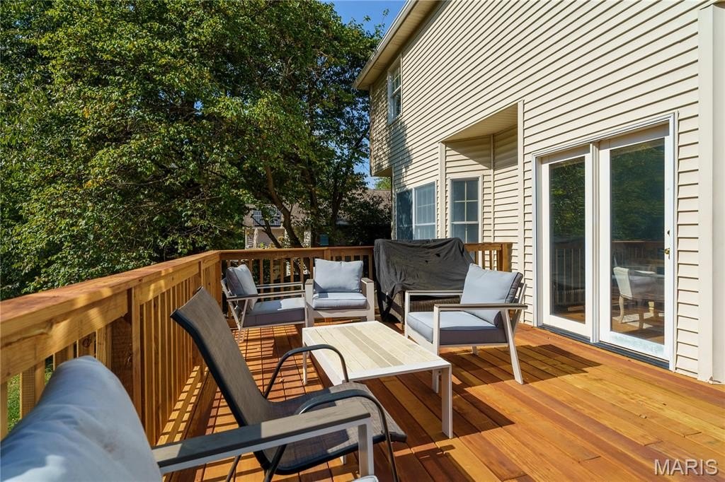 Glen Carbon, Illinois, 62034, United States, 5 Bedrooms Bedrooms, ,4 BathroomsBathrooms,Residential,For Sale,1977133